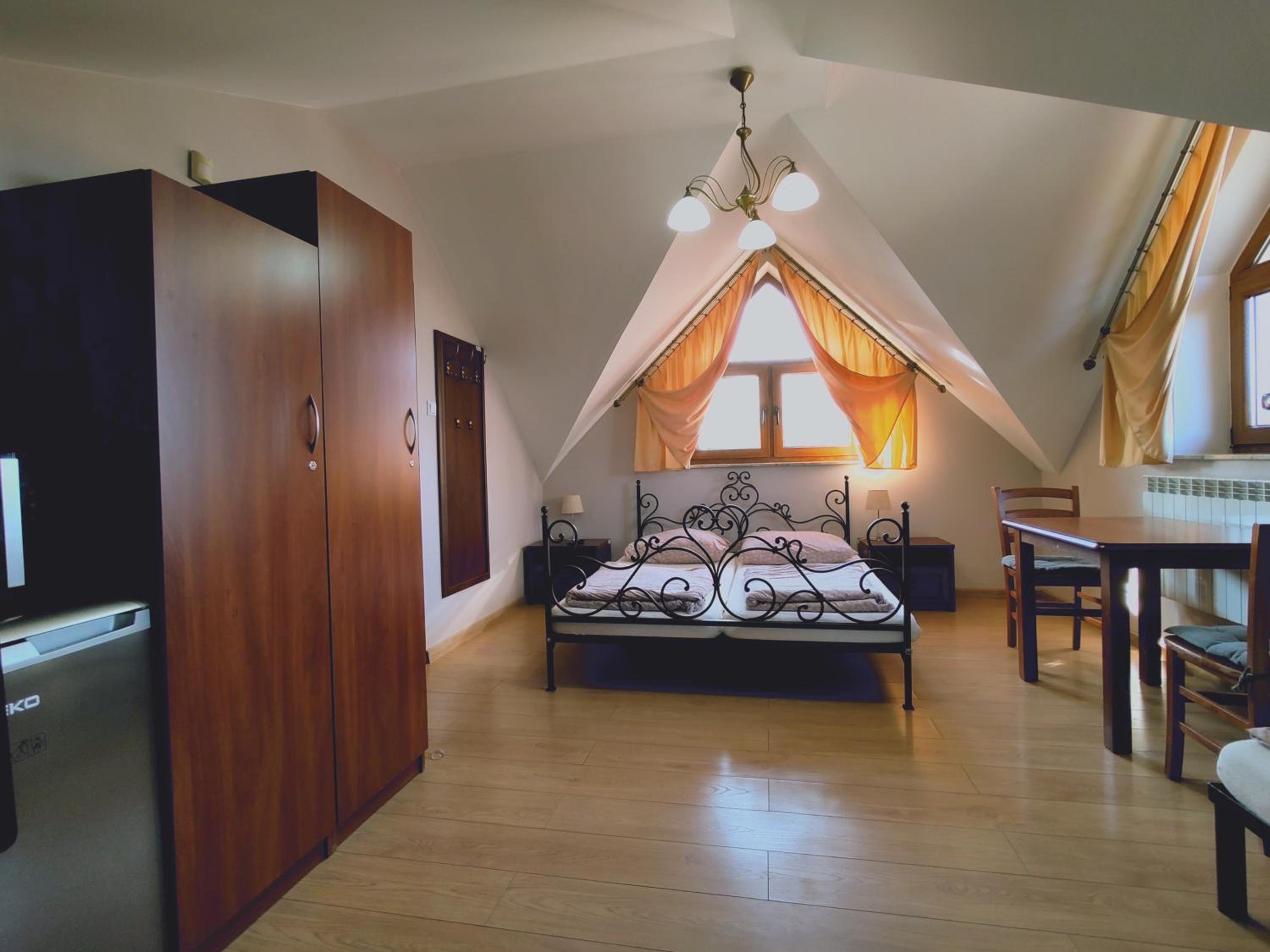 Triple Room with Bath photo 1