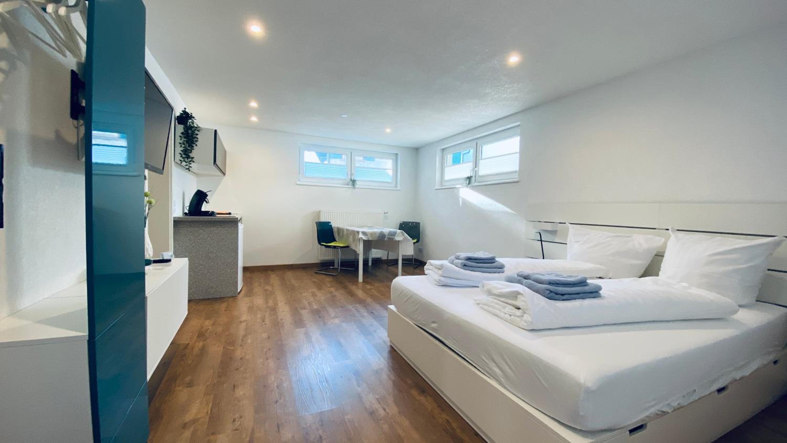 One-Bedroom Apartment photo 1