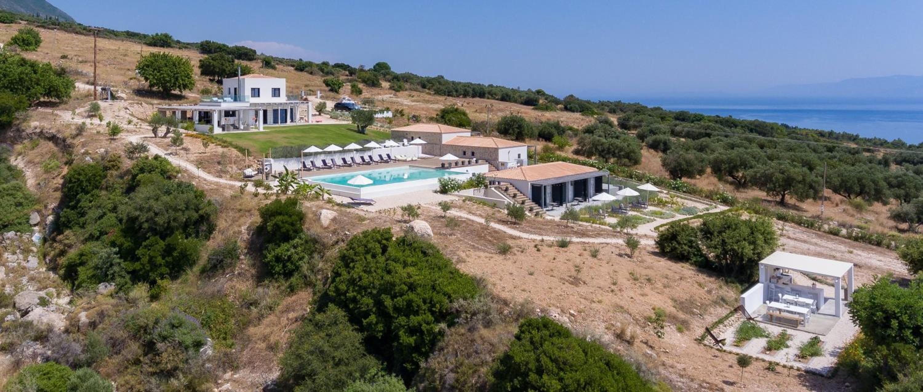 Villa photo 2