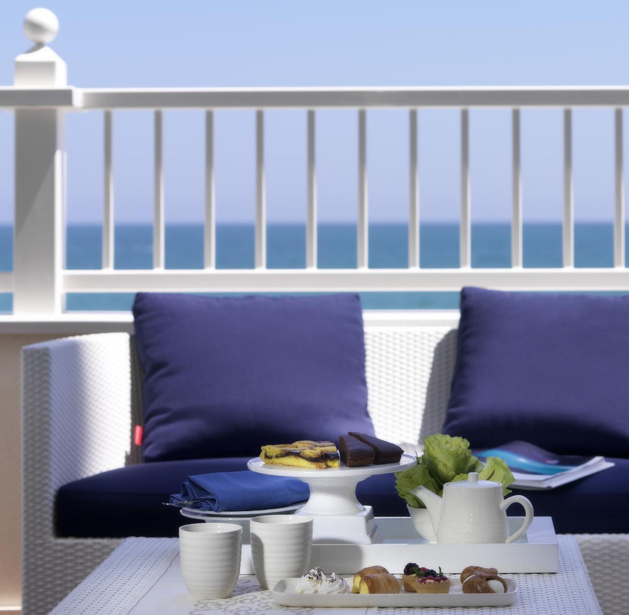 Deluxe Triple Room with Sea View - Photo 5