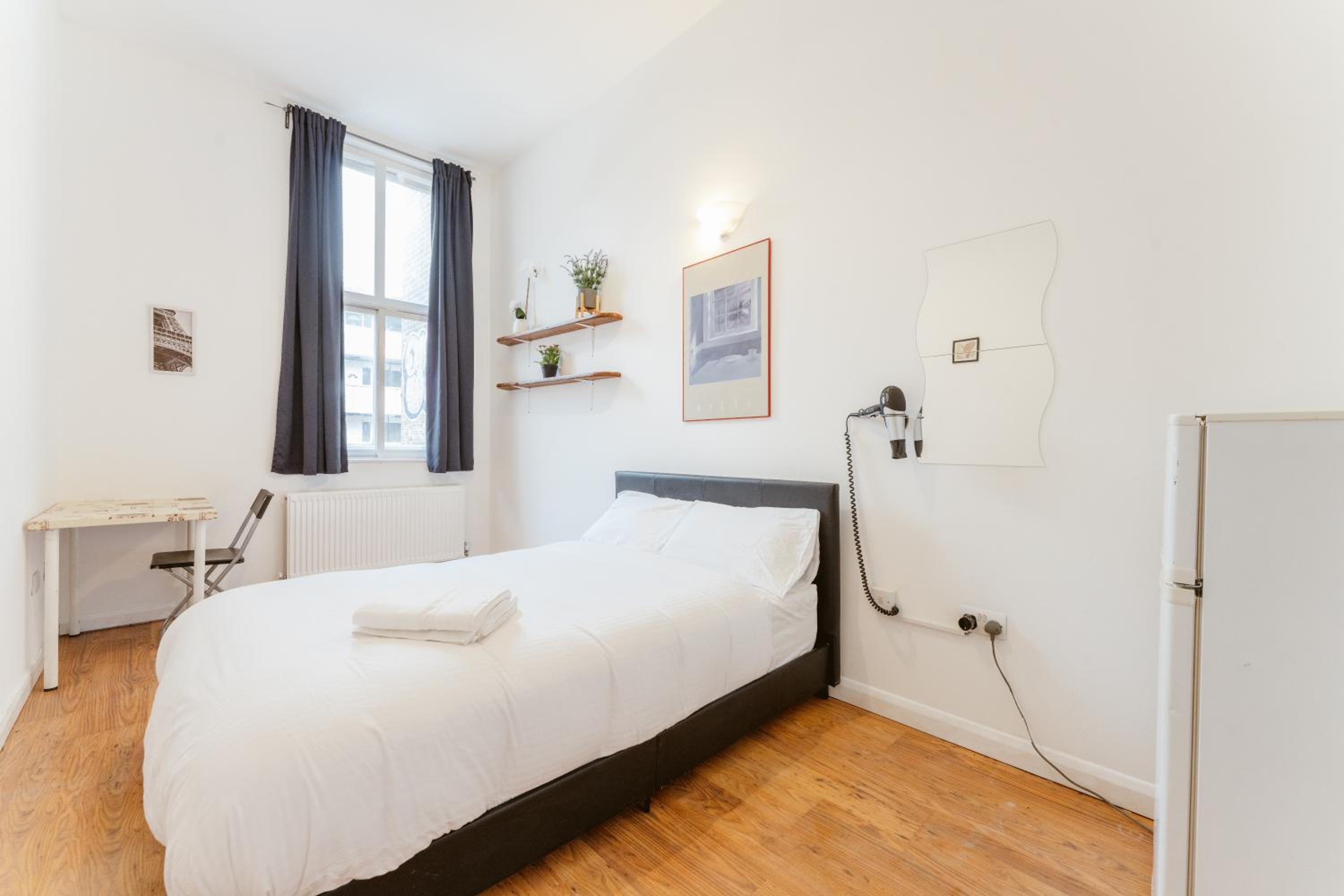 Deluxe Double Room with Shared Bathroom (Room 2) photo 1