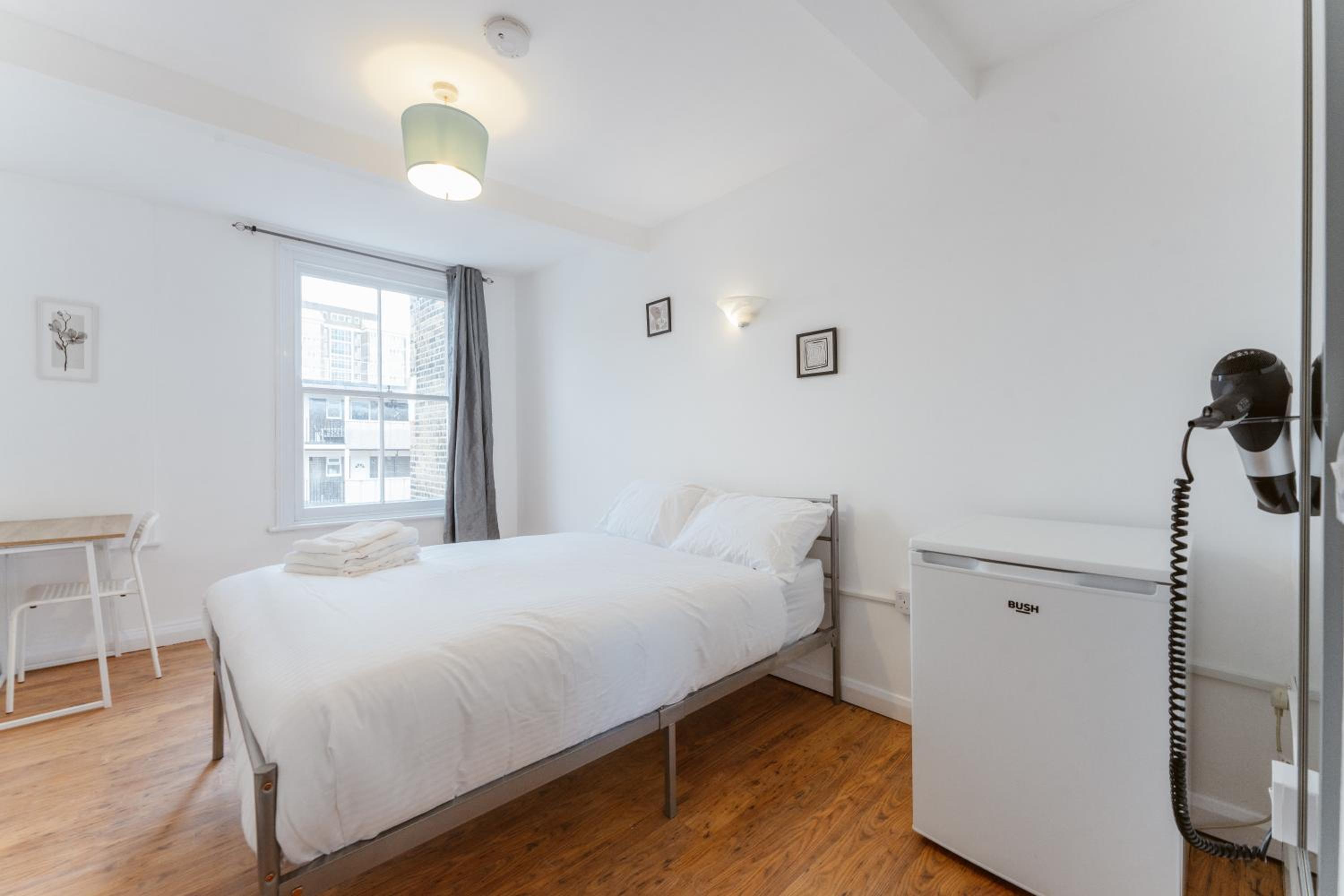 Deluxe Double Room with Shared Bathroom (Room 5) photo 1