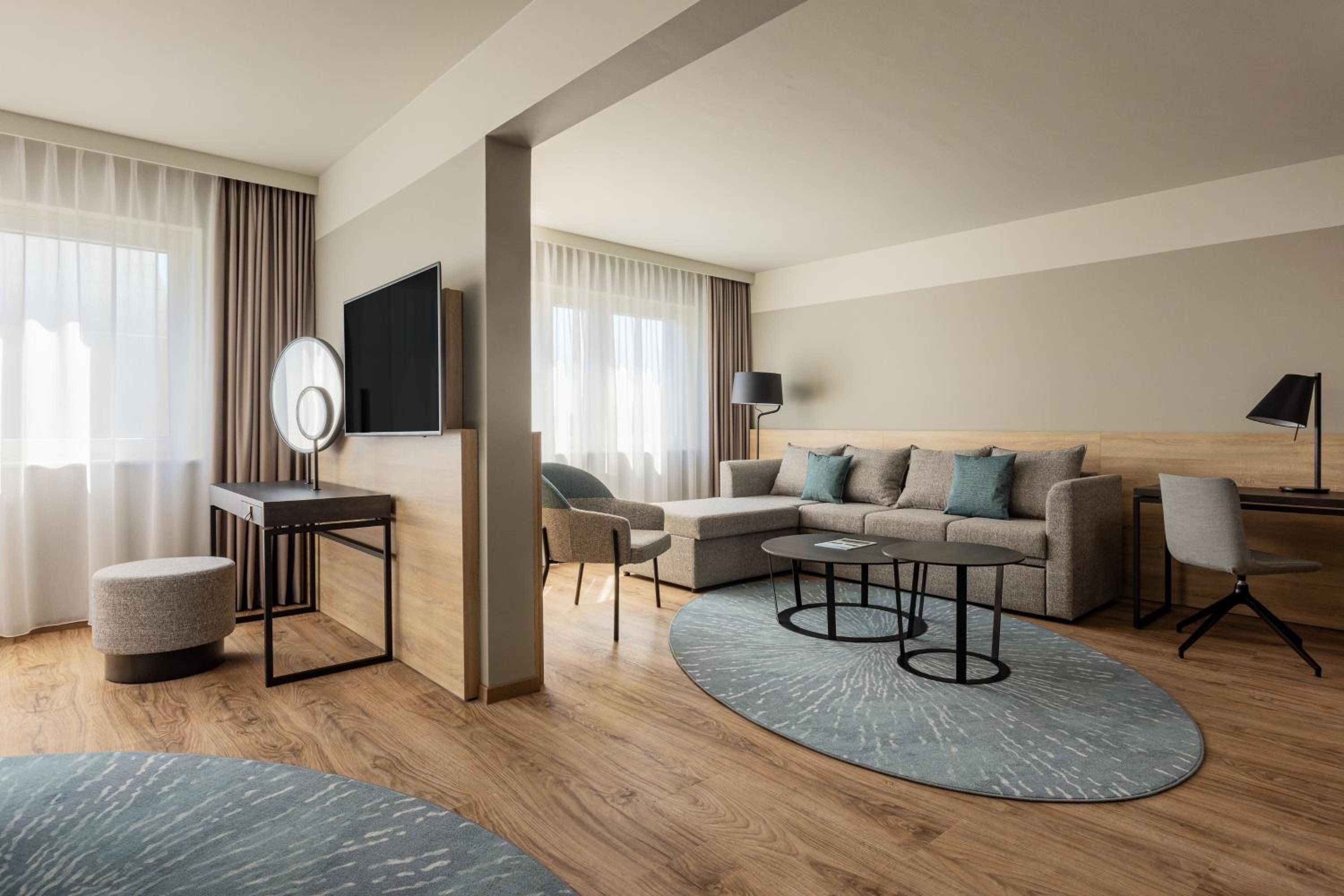 Deluxe Club Suite - Lounge Access - Photo 6