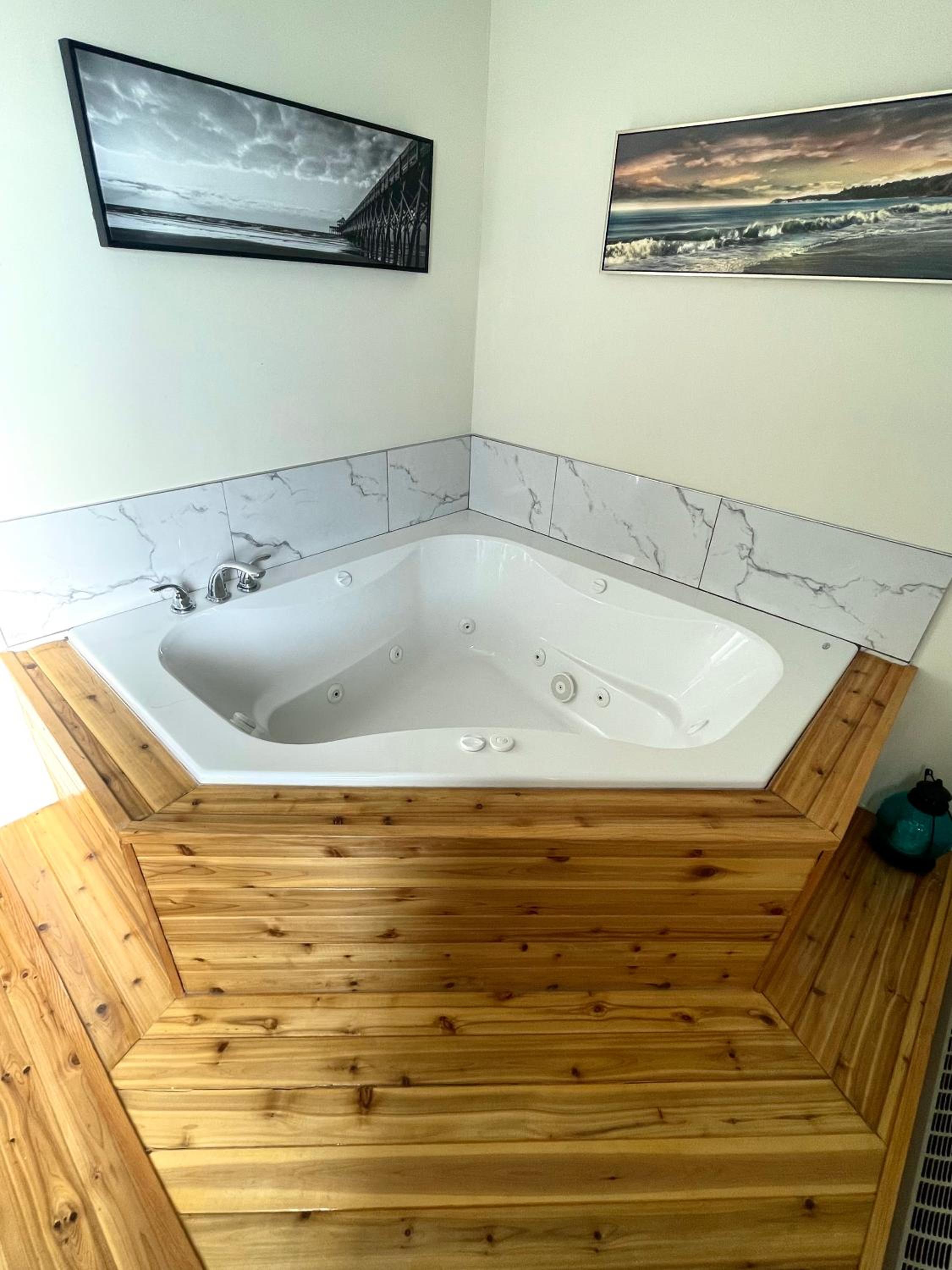 Deluxe King Suite - Photo 3