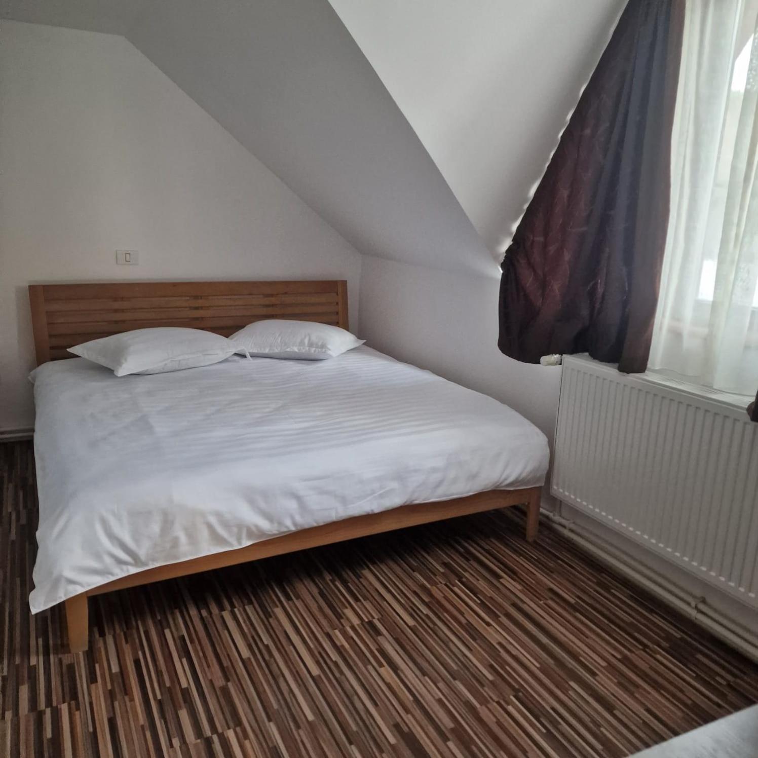 King Room with Mountain View photo 2