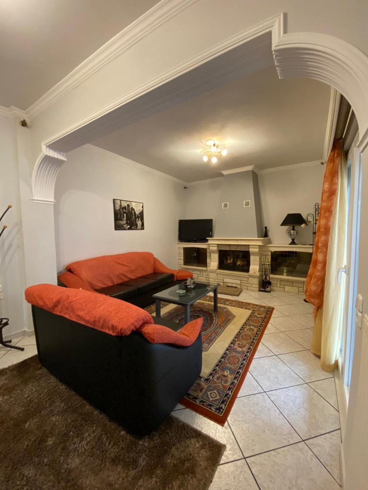Two-Bedroom Apartment photo 2