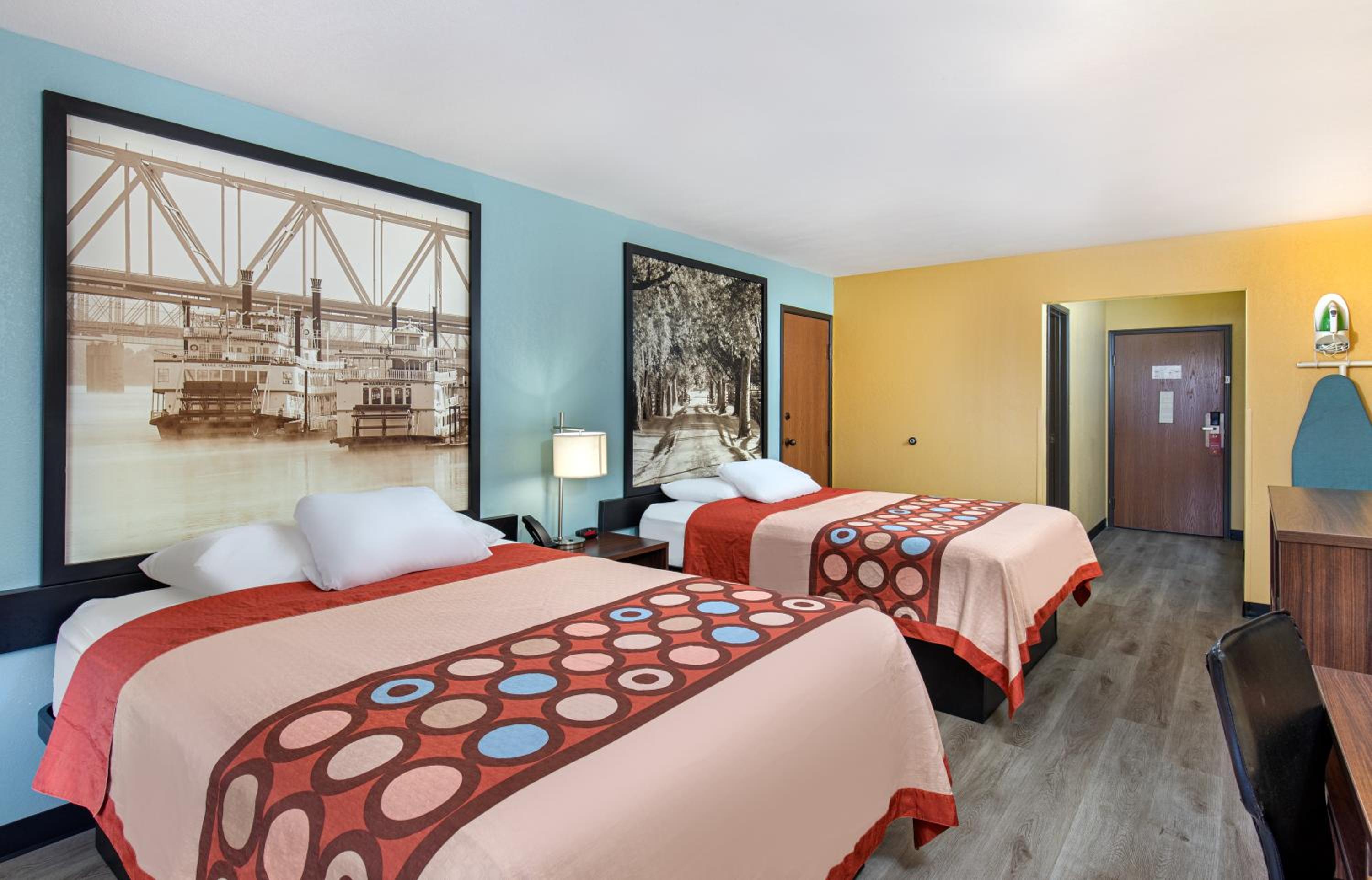 Queen Room with Two Queen Beds - Non-Smoking
