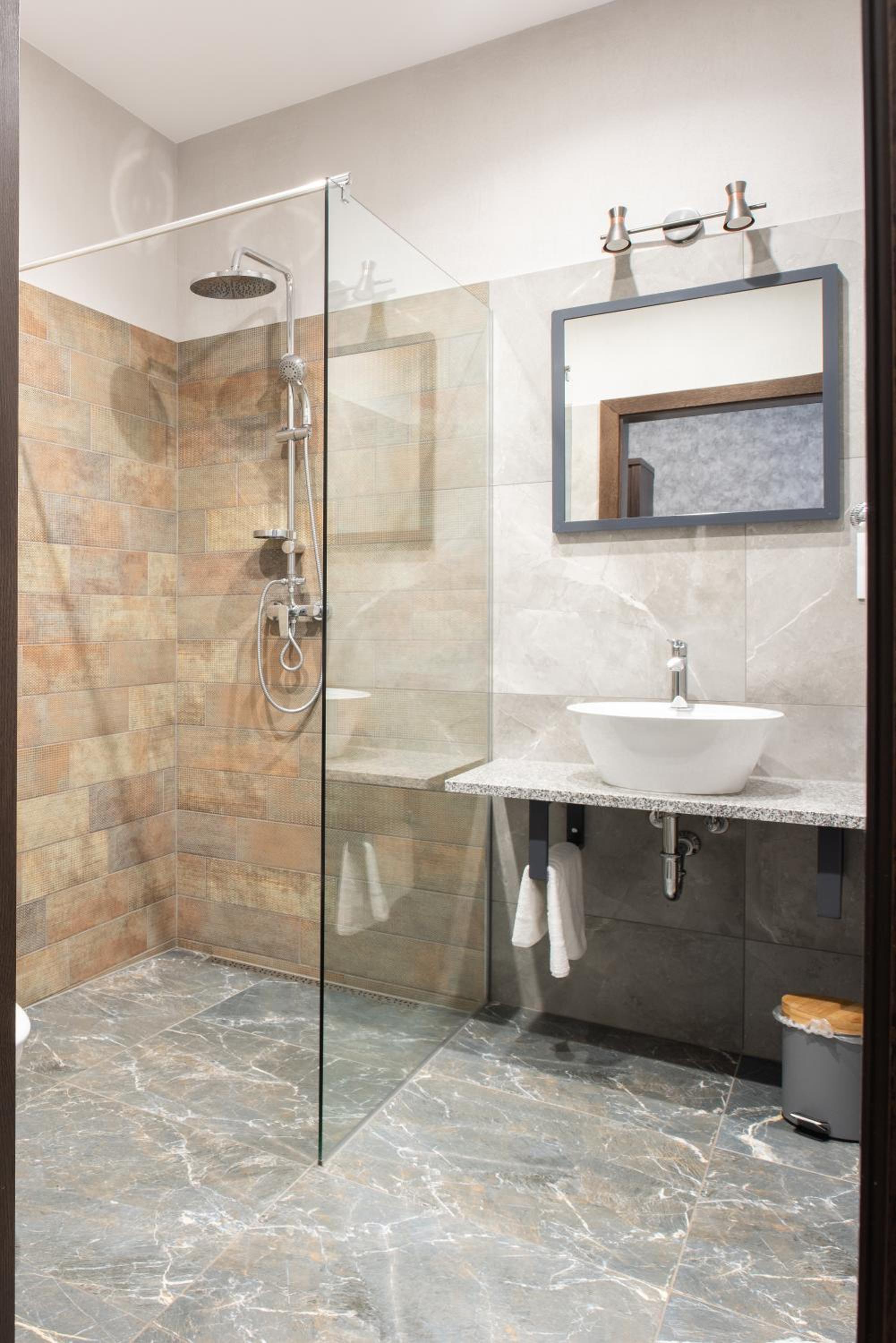 Superior Quadruple Room - Photo 4
