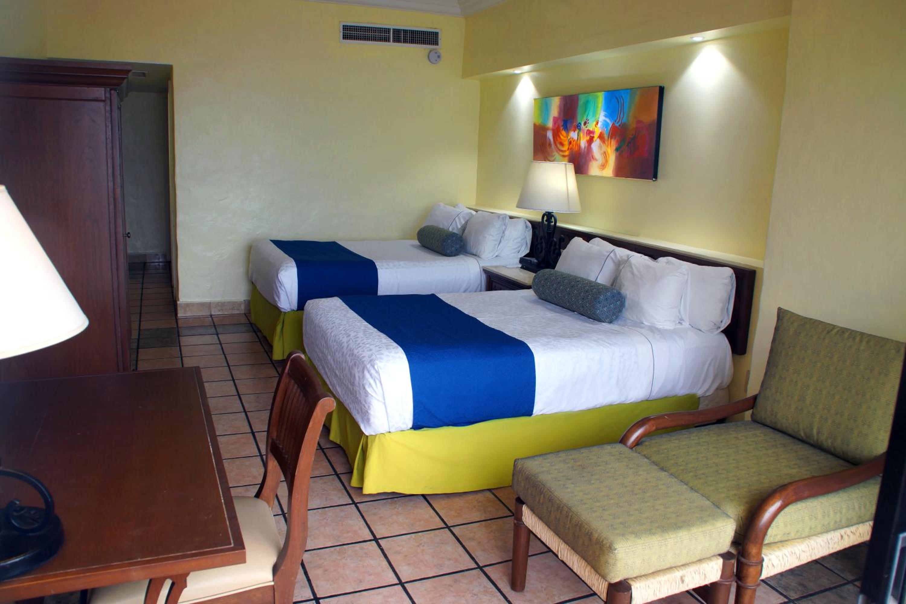Standard Room with Two Double Beds - Photo 1
