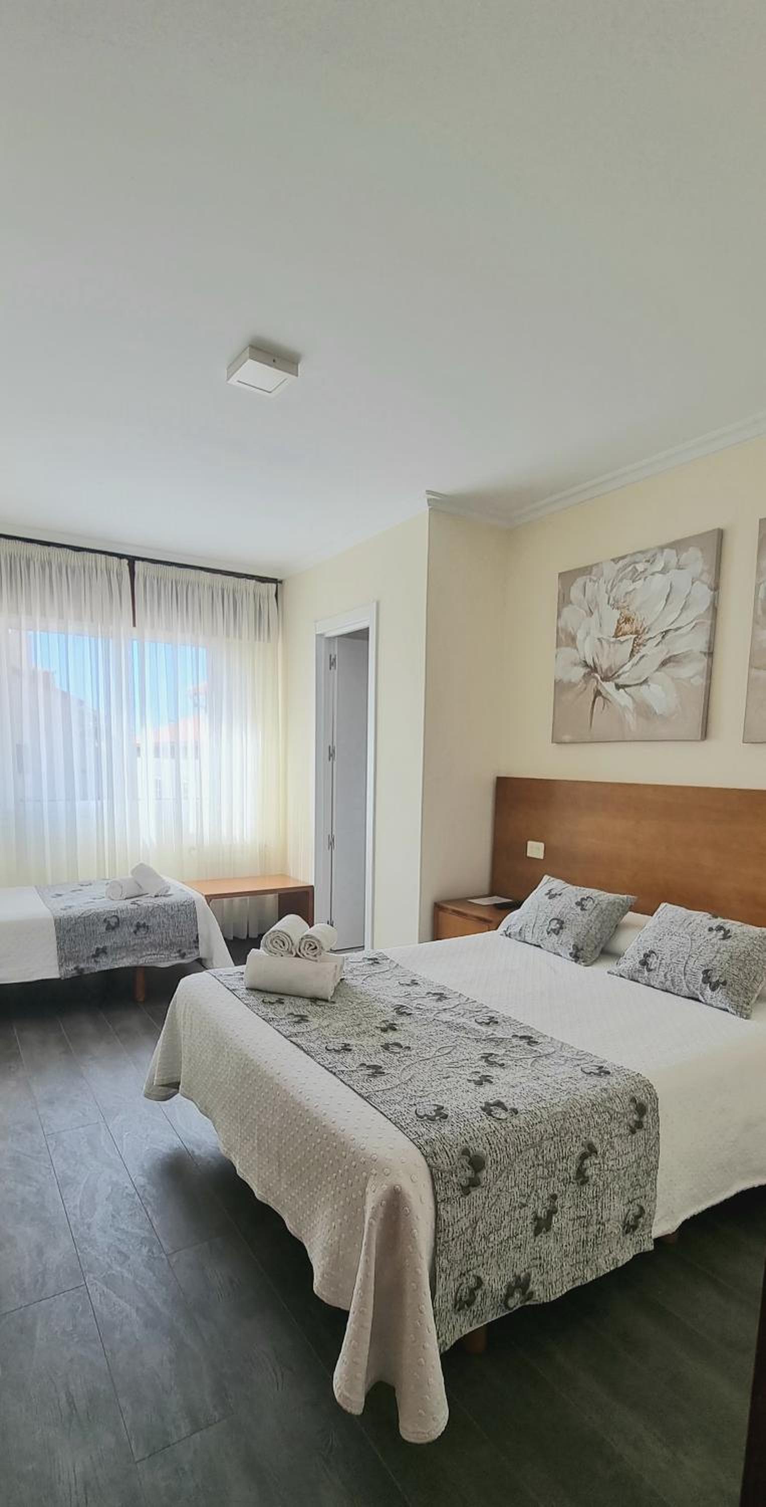 Triple Room with Private Bathroom photo 2