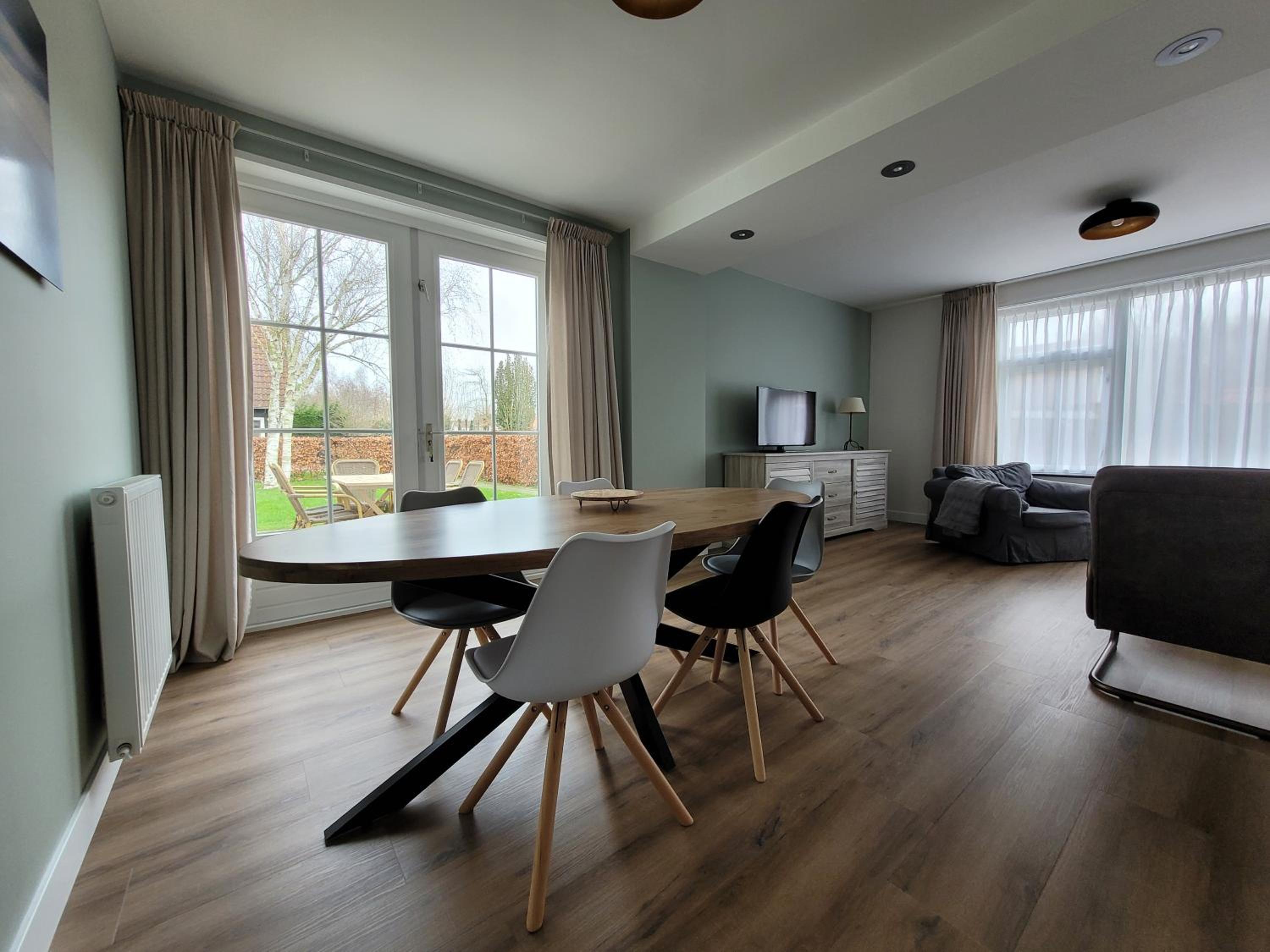 Two-Bedroom Apartment (5 Adults) photo 1
