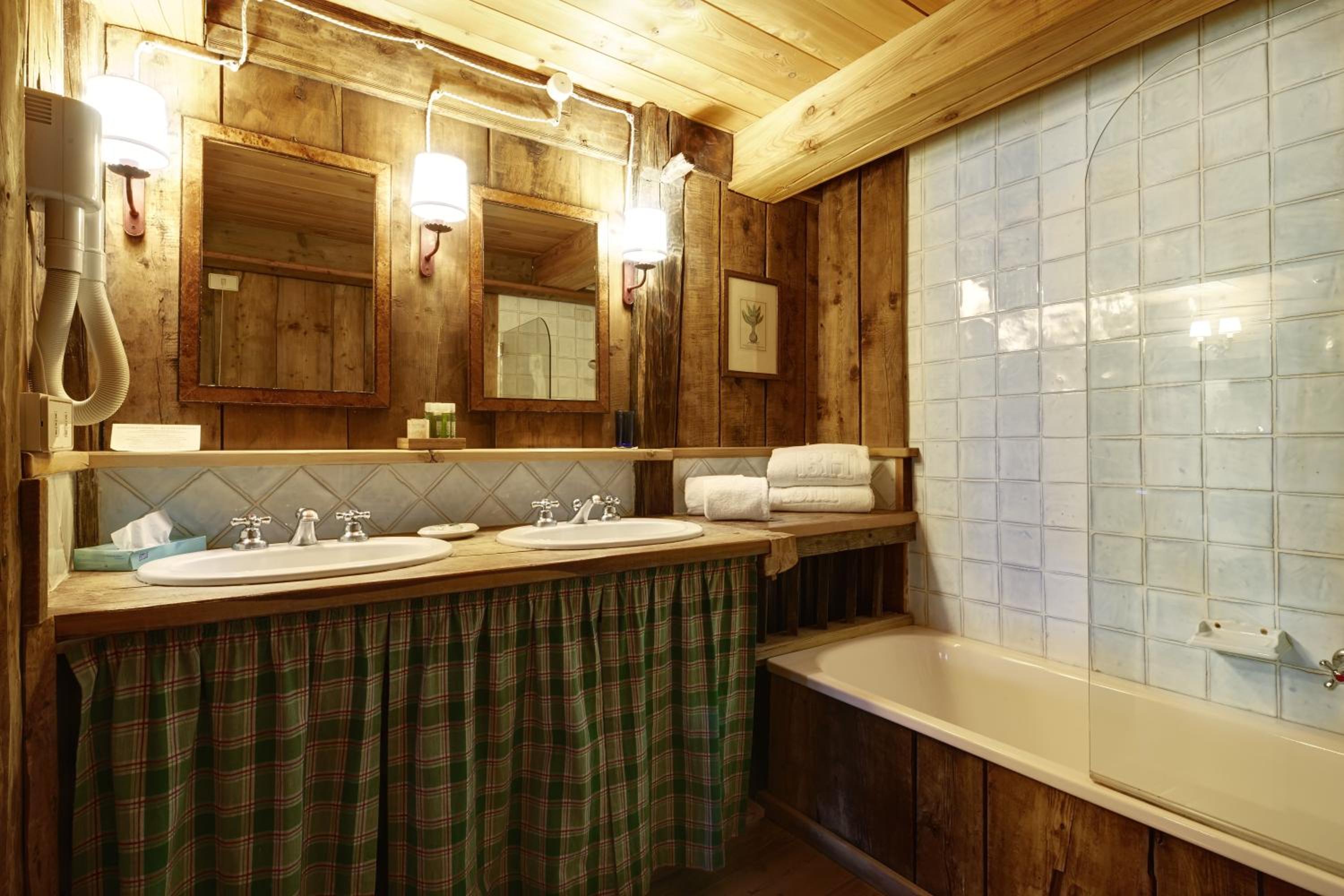 Double or Twin Room - Photo 2
