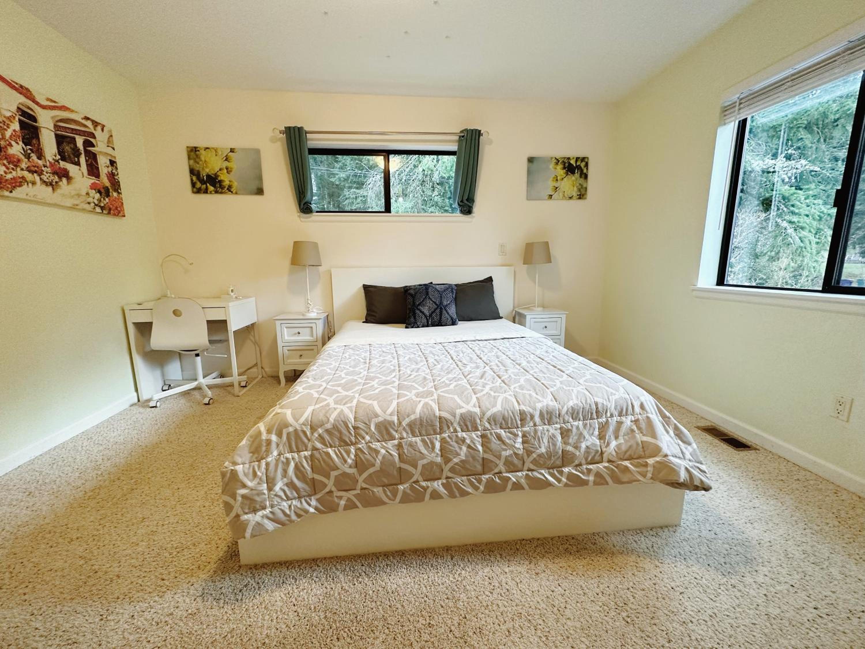Three-Bedroom Apartment photo 3