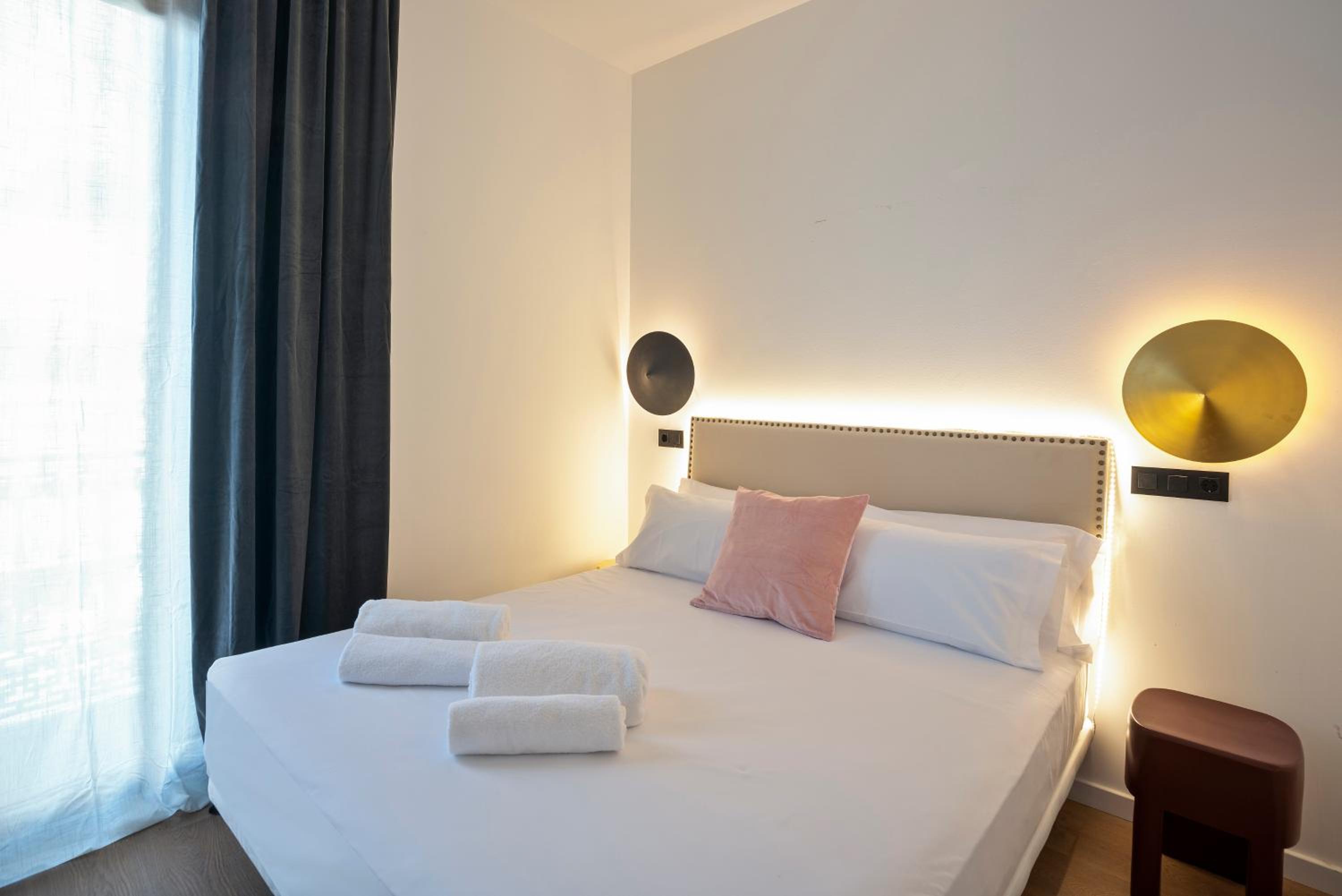 Tiny  Room with Balcony photo 2