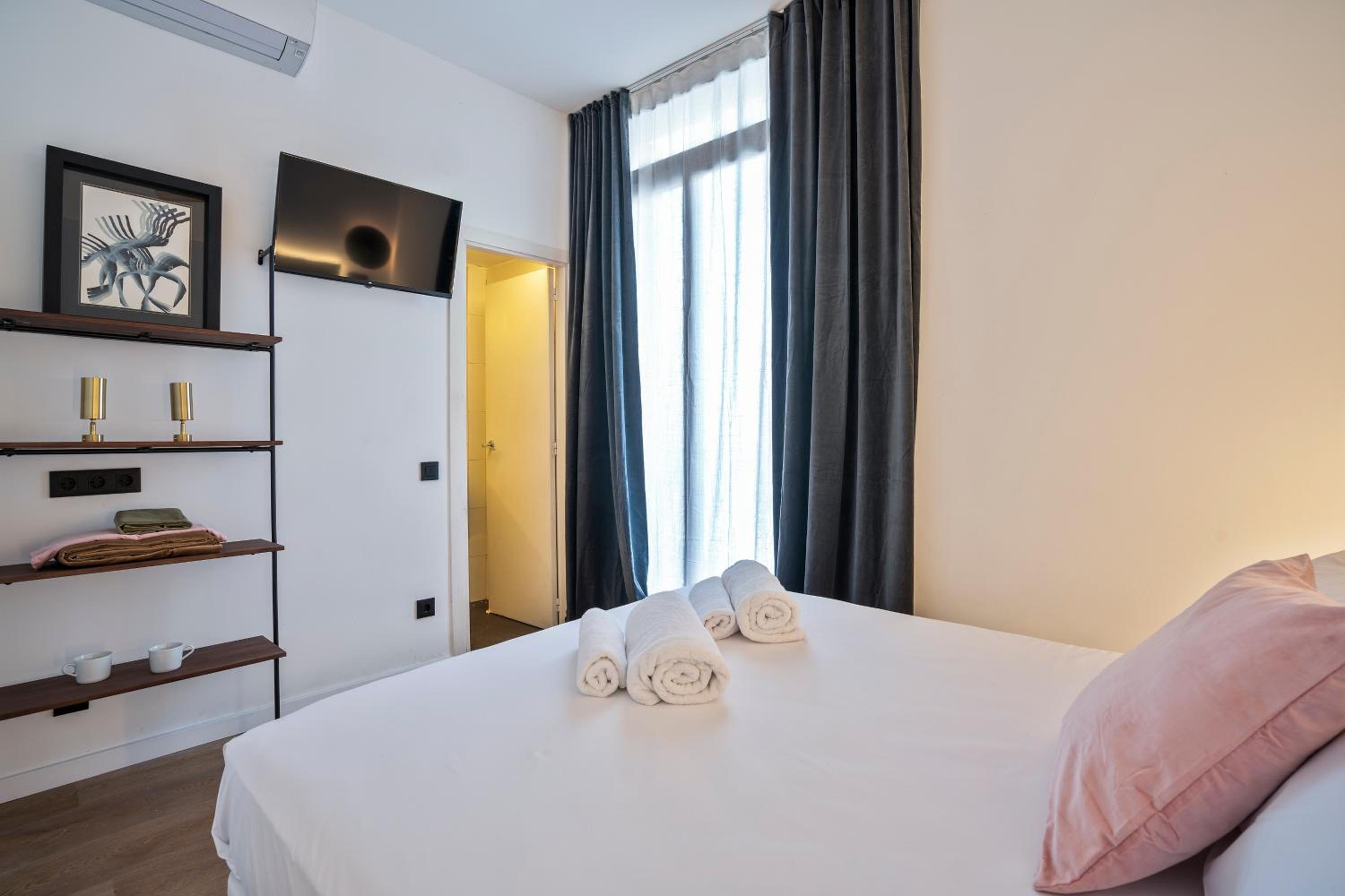 Habitación Pequeña con Balcón