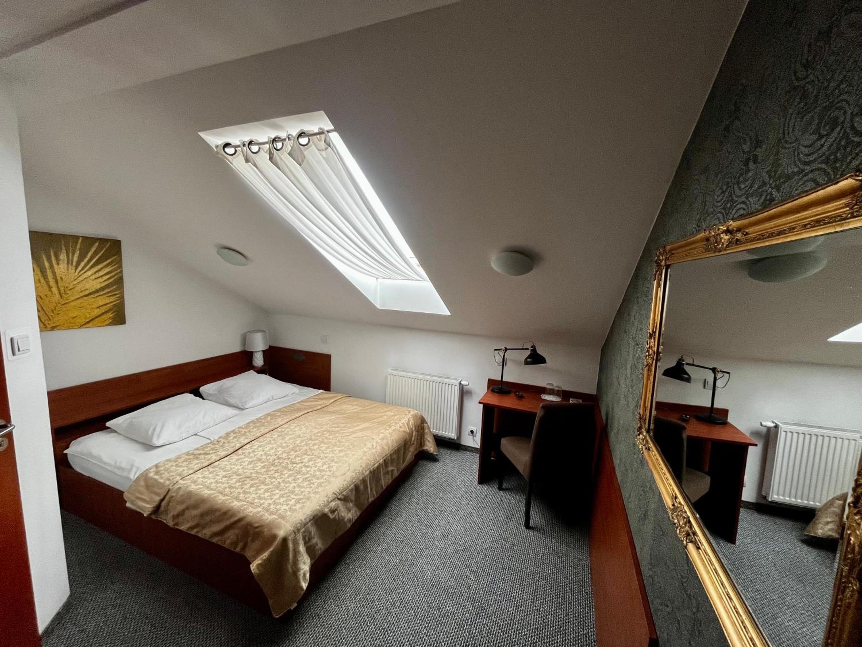 Double Room - Photo 2