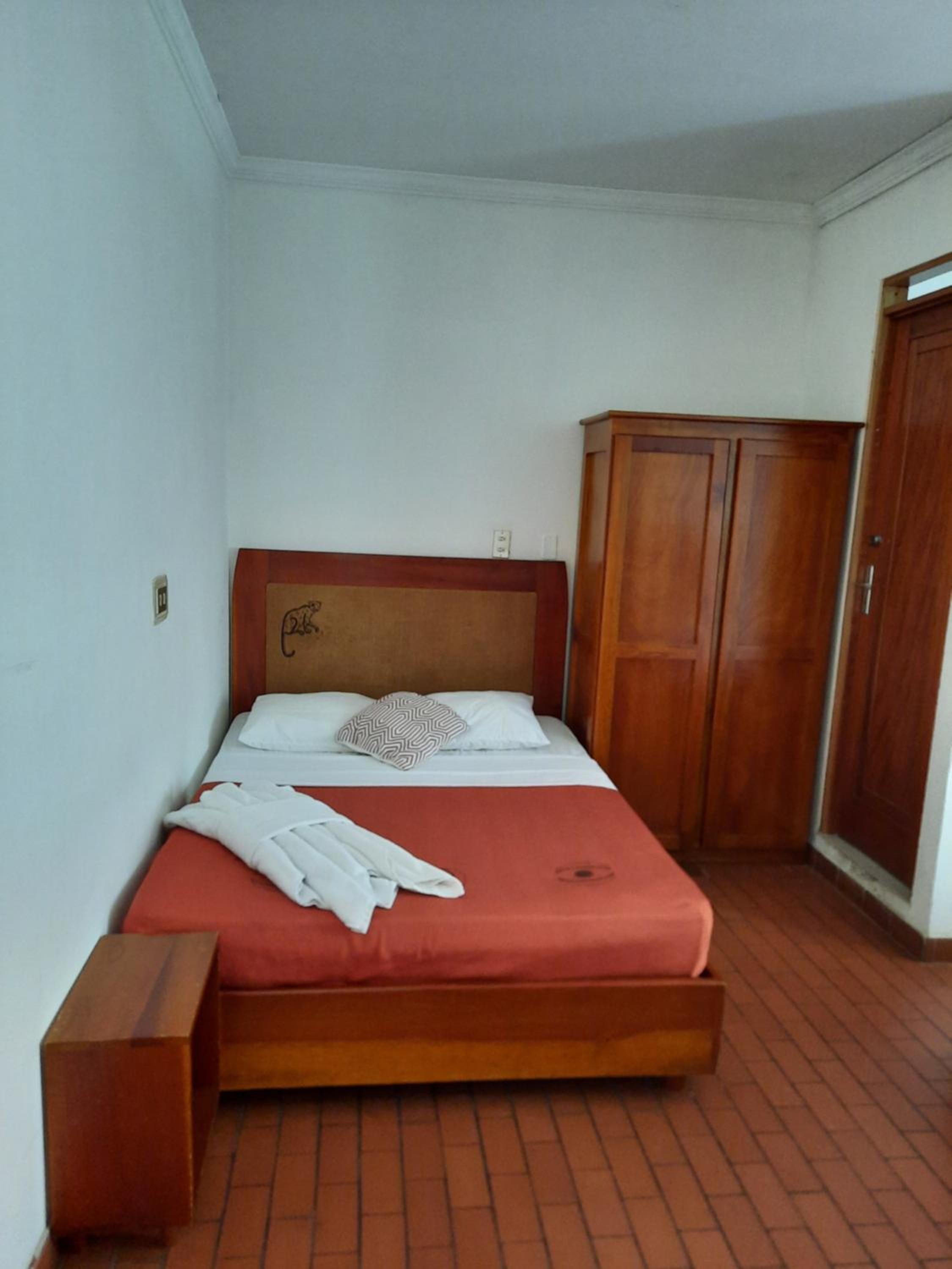 Economy Double Room photo 3