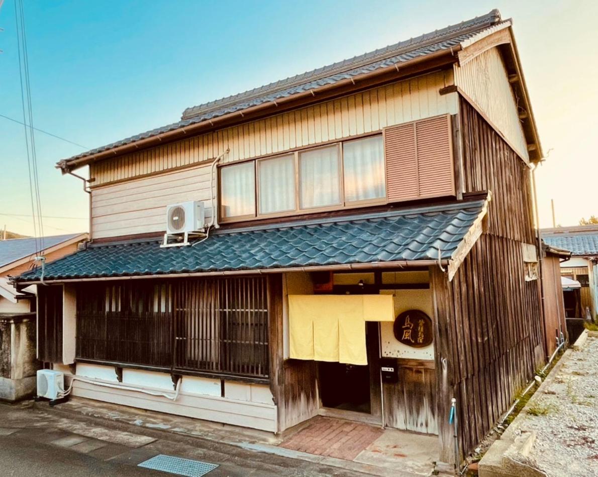 Three-Bedroom House - Photo 3