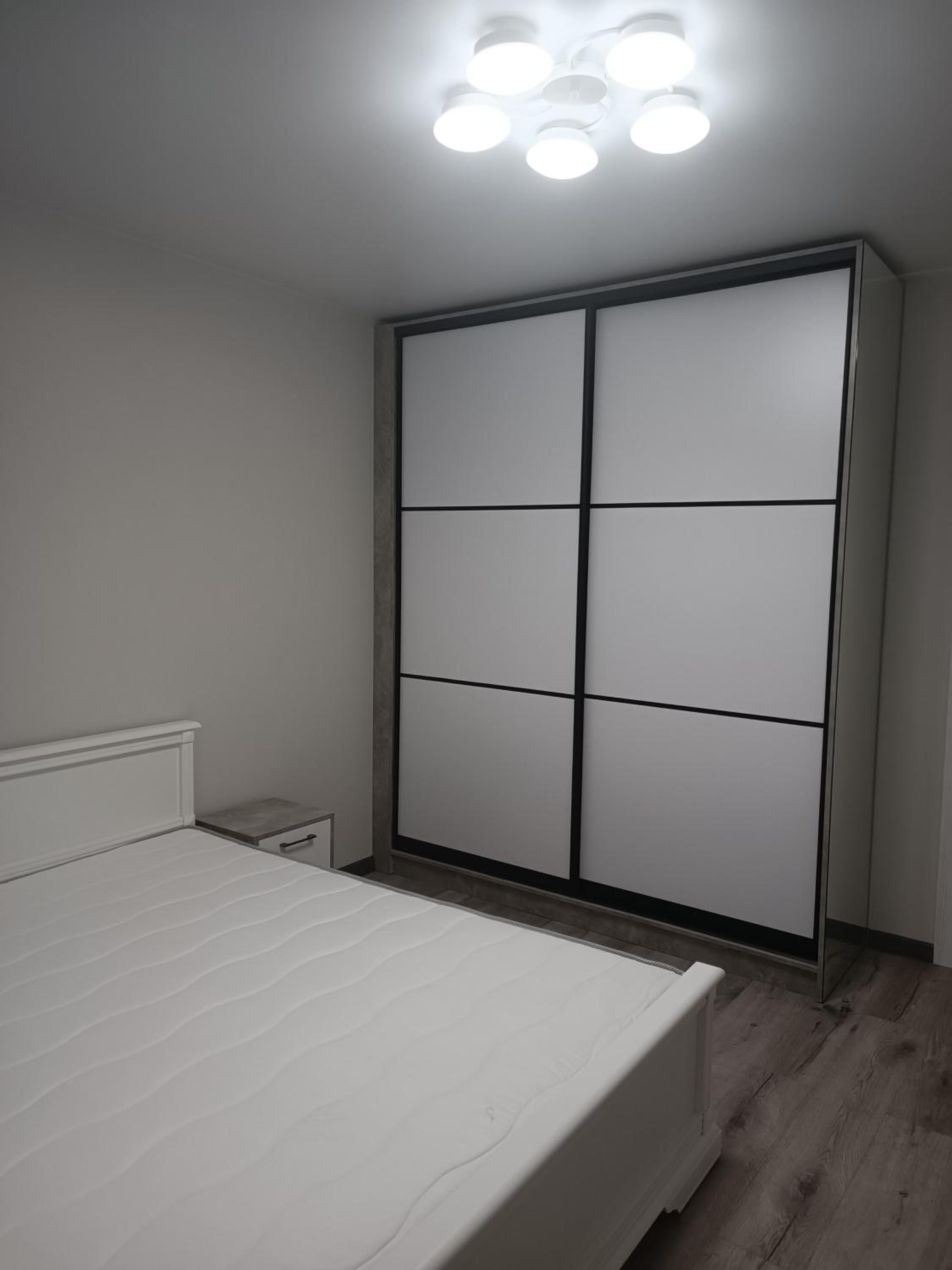One-Bedroom Apartment photo 3