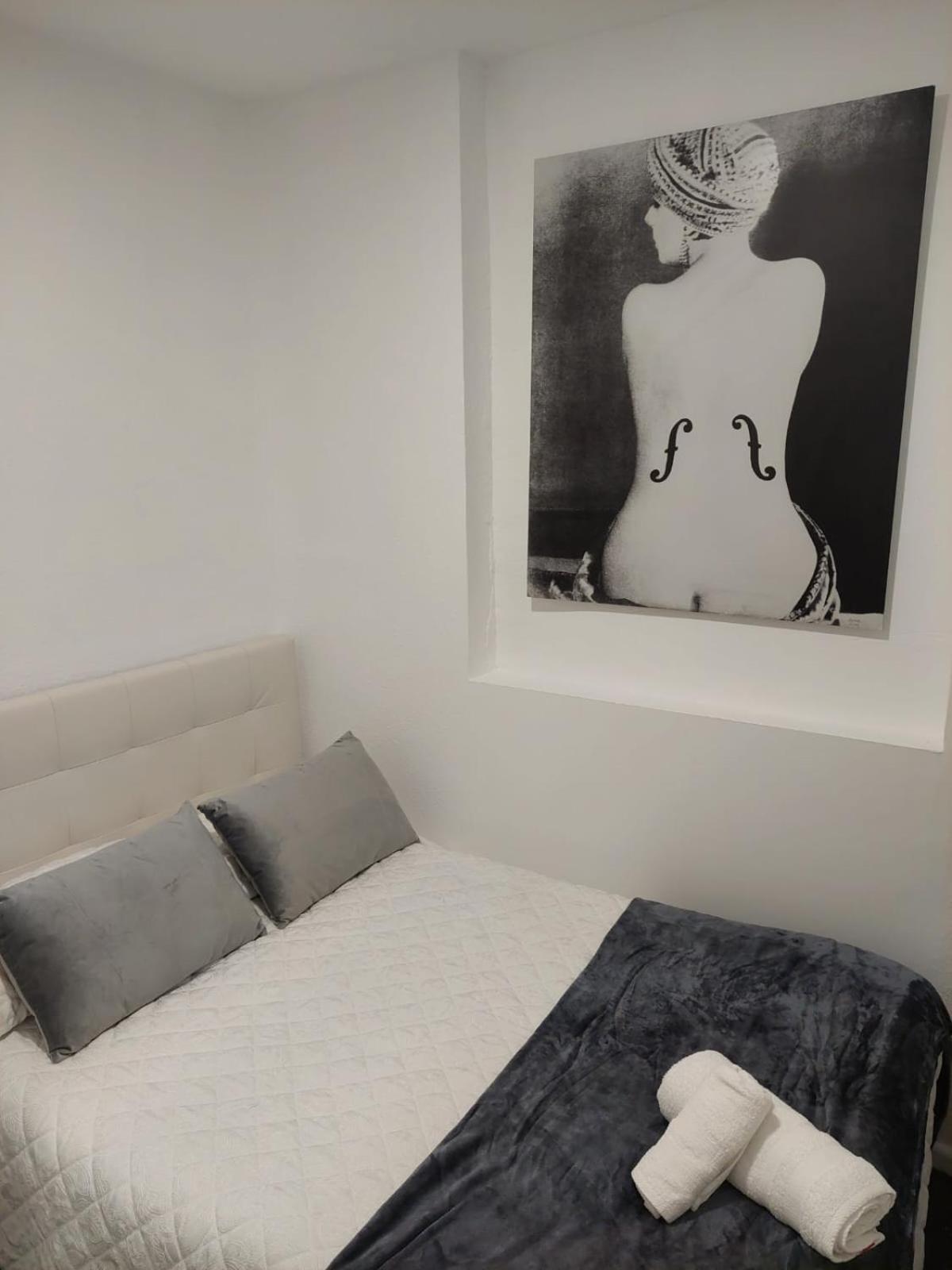 Single Room photo 3