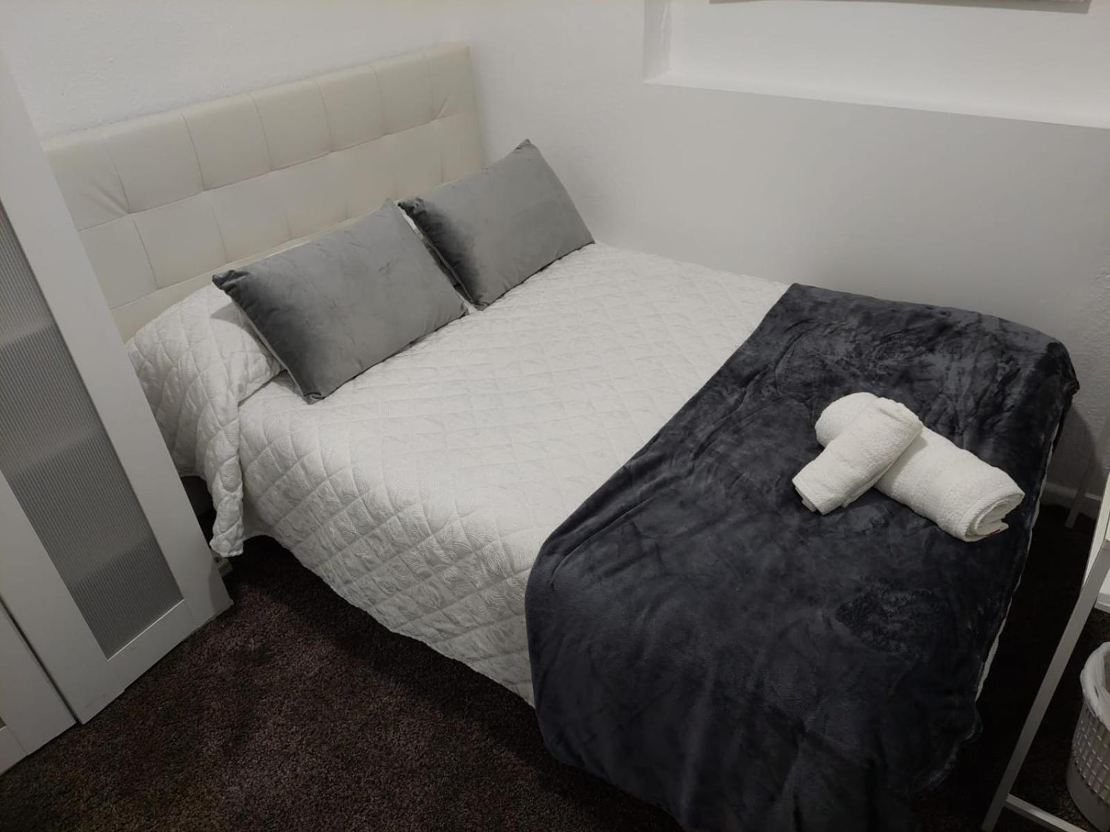 Single Room photo 2