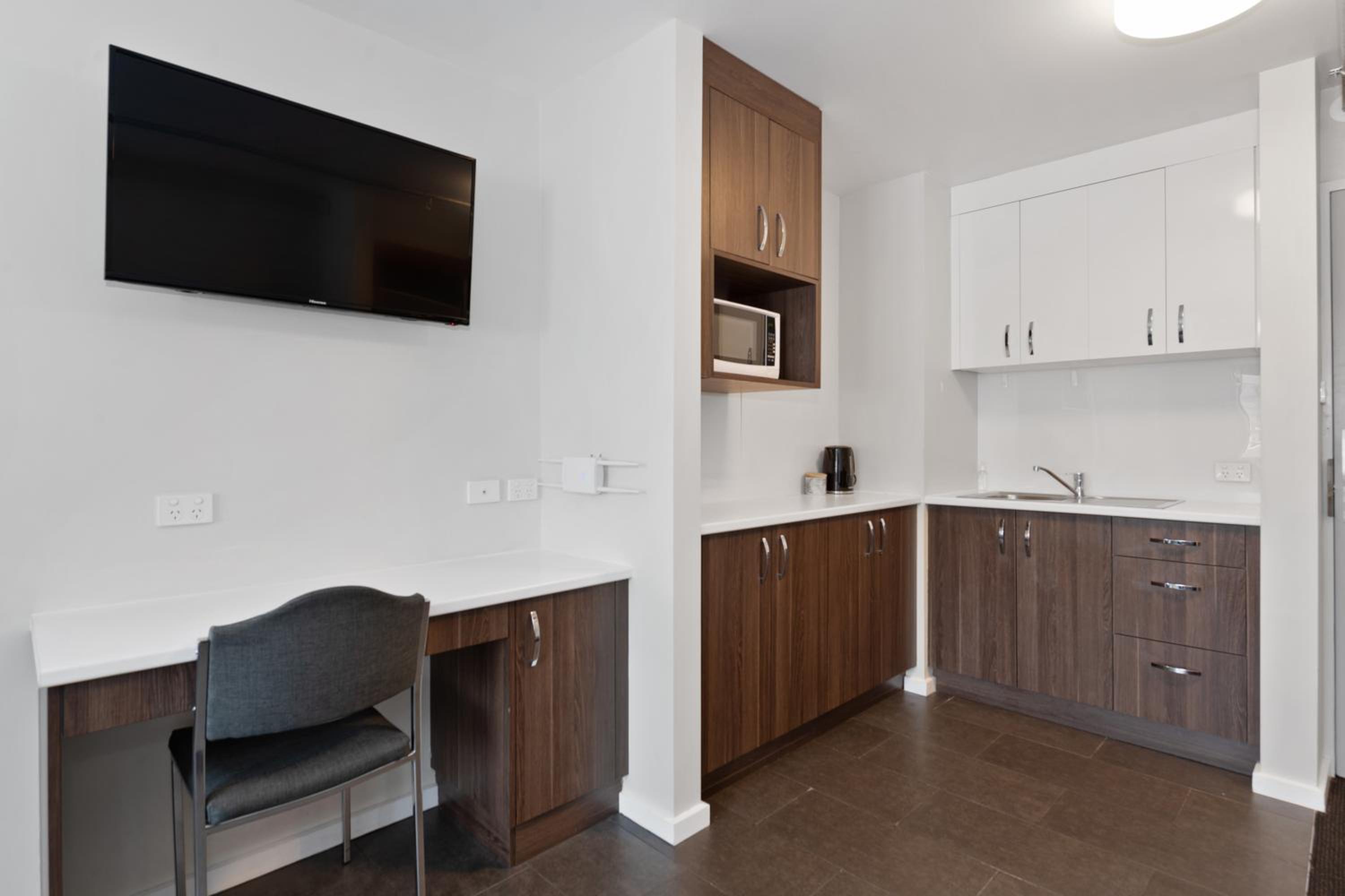 Suite - Photo 2