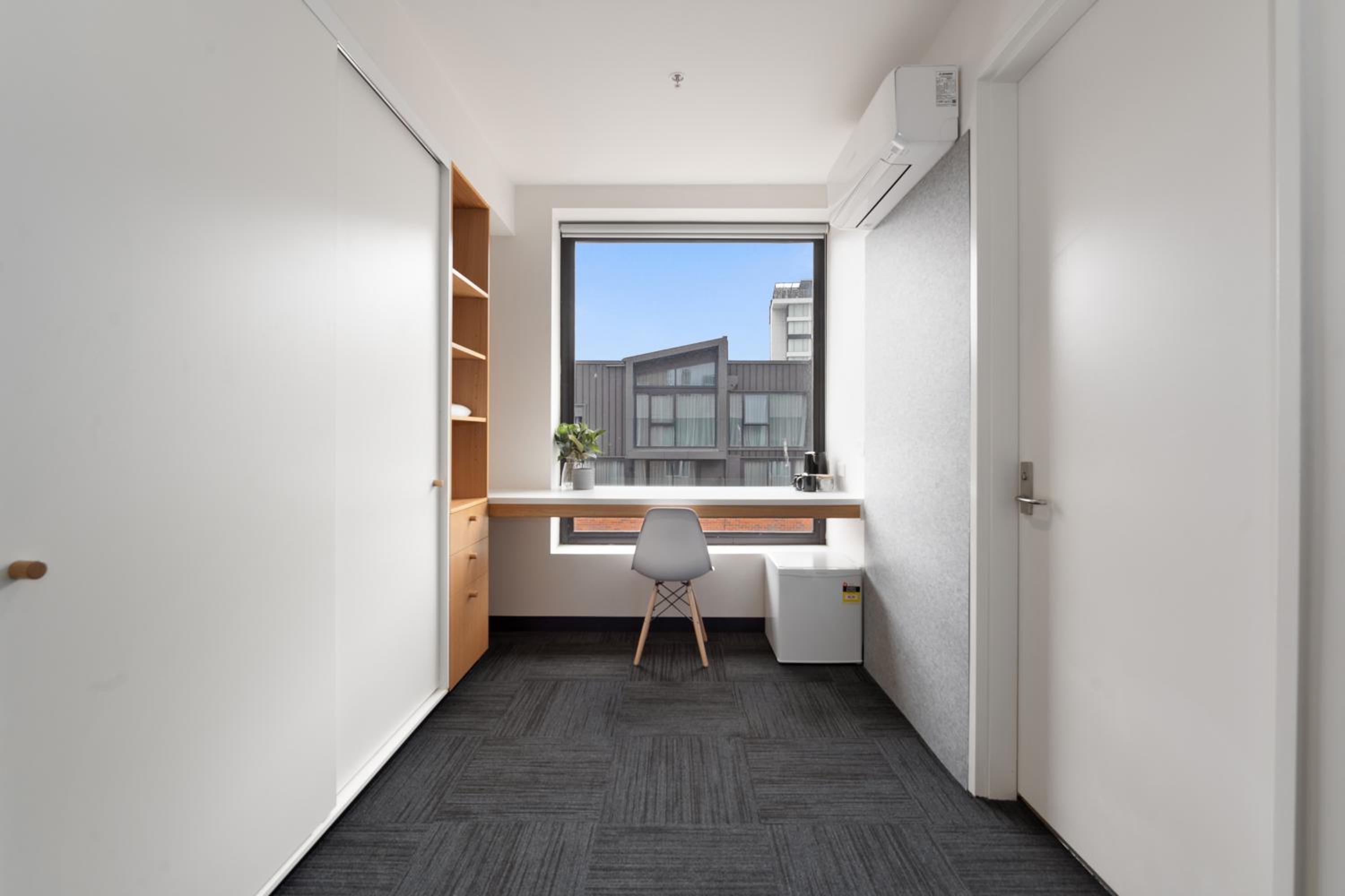 Queen Room - Disability Access - Photo 3