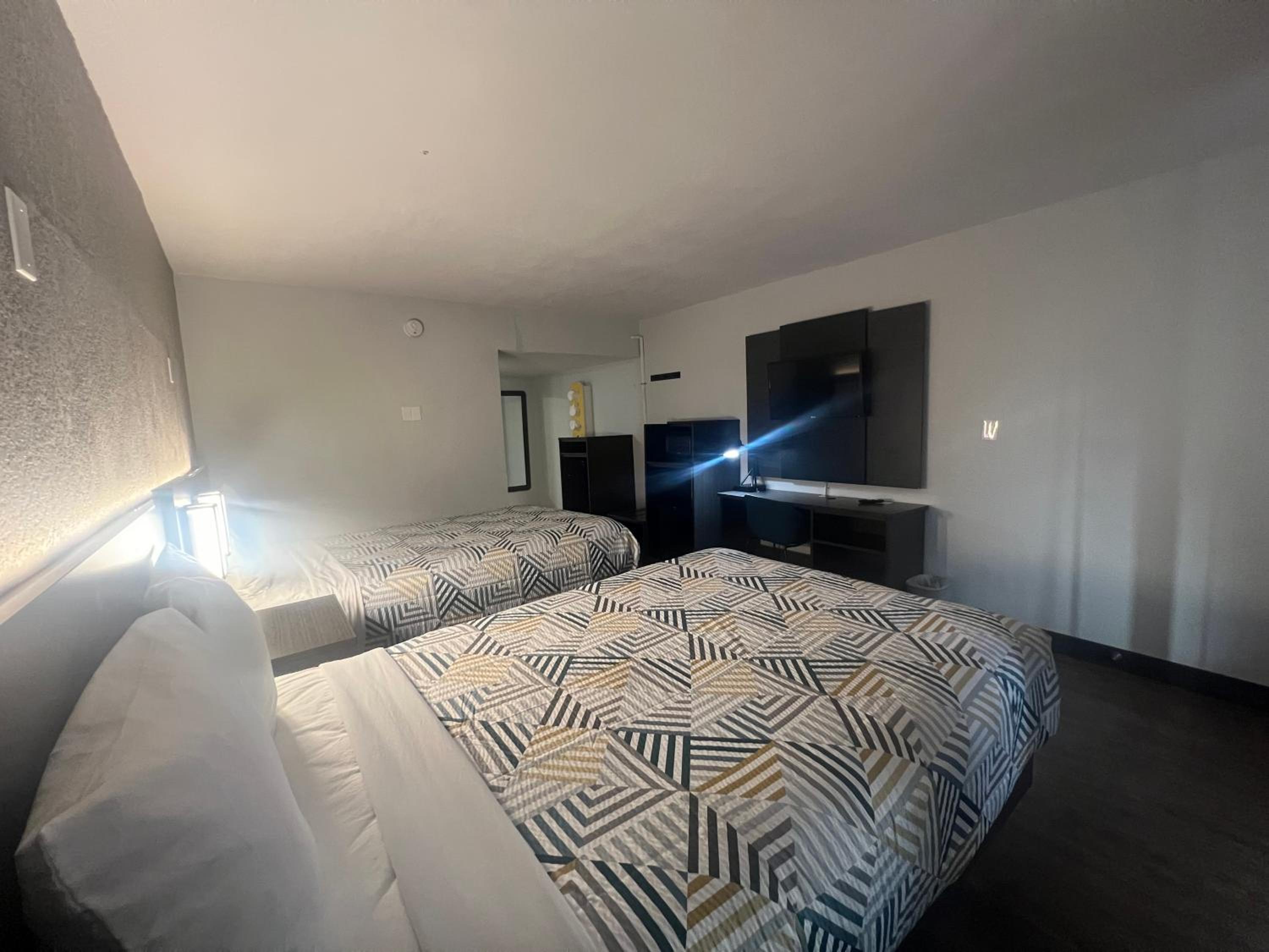 Deluxe Quadruple Room - Non-Smoking - Photo 13