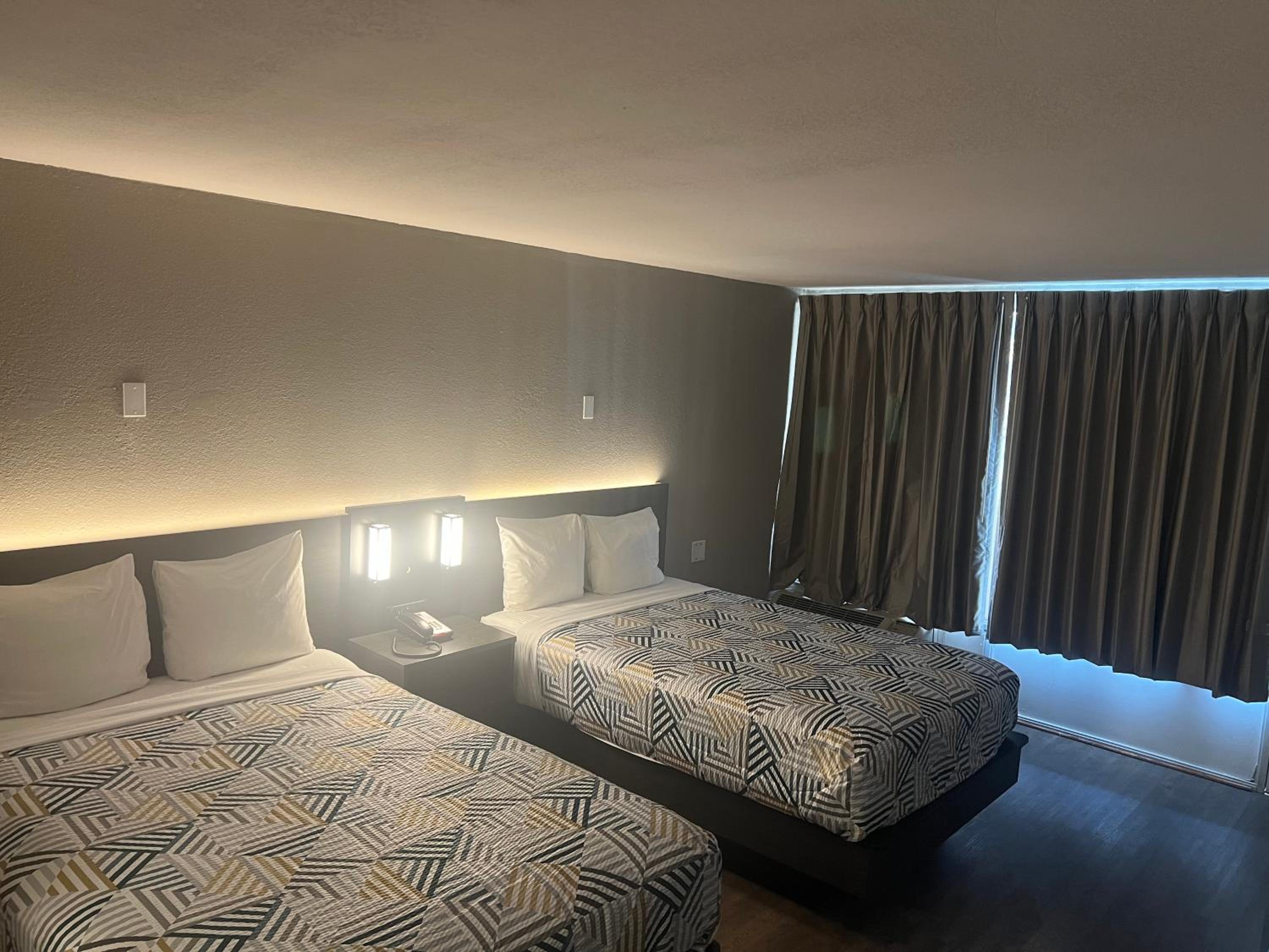 Deluxe Quadruple Room - Non-Smoking - Photo 12