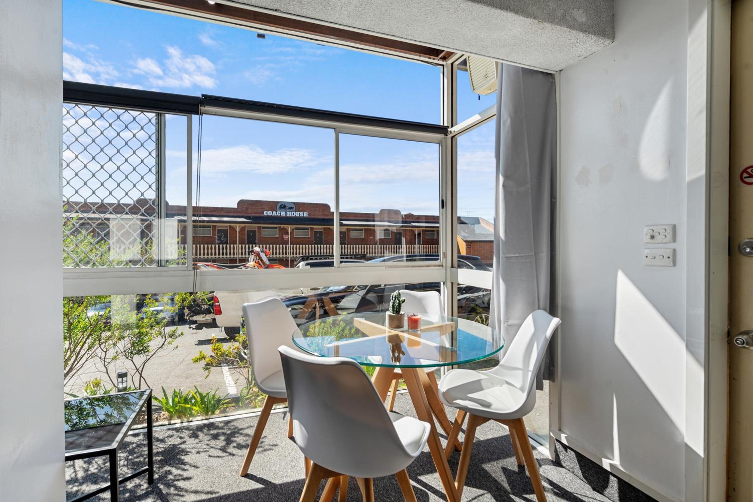 One-Bedroom Apartment - Photo 4