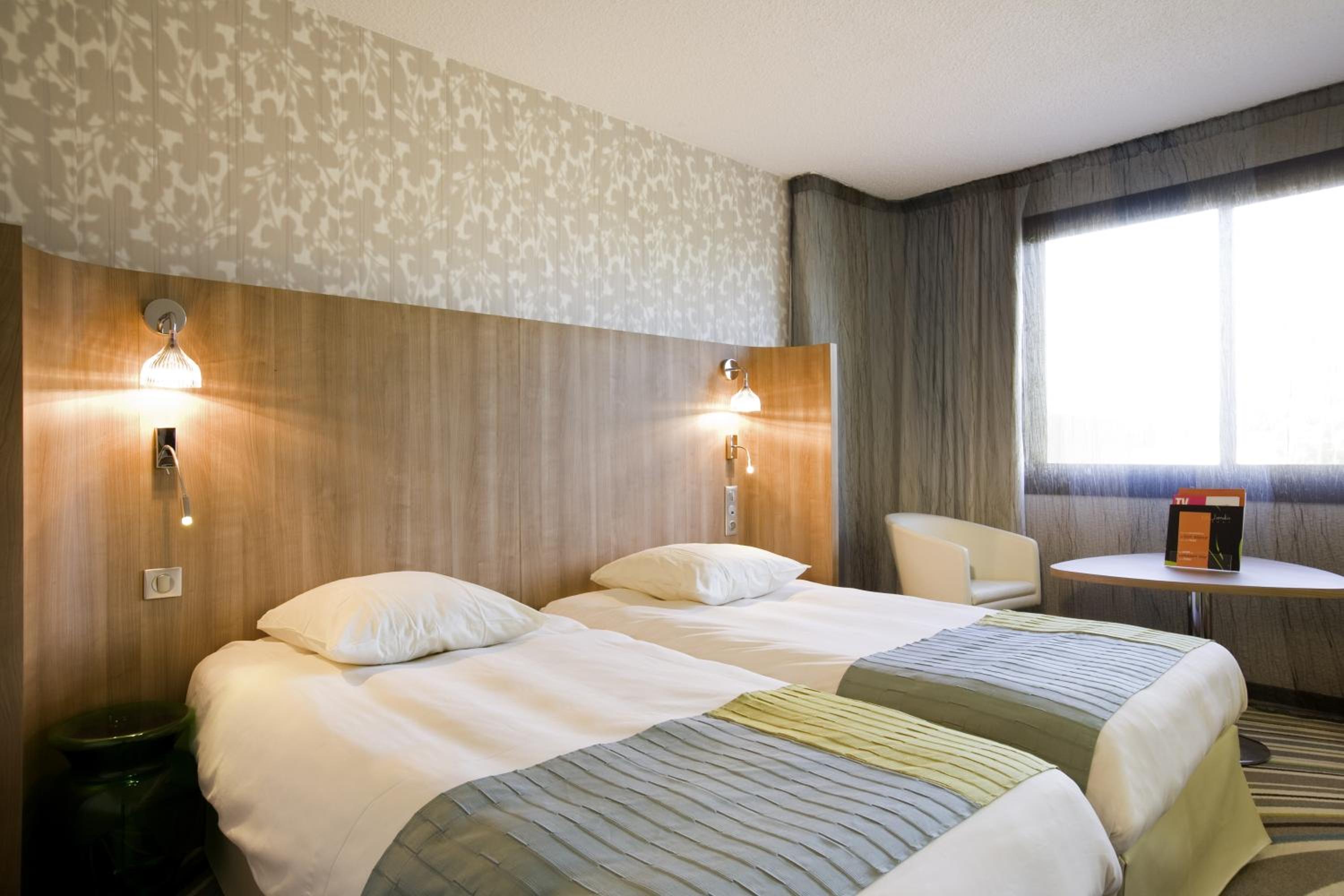 Standard Twin Room - Photo 3