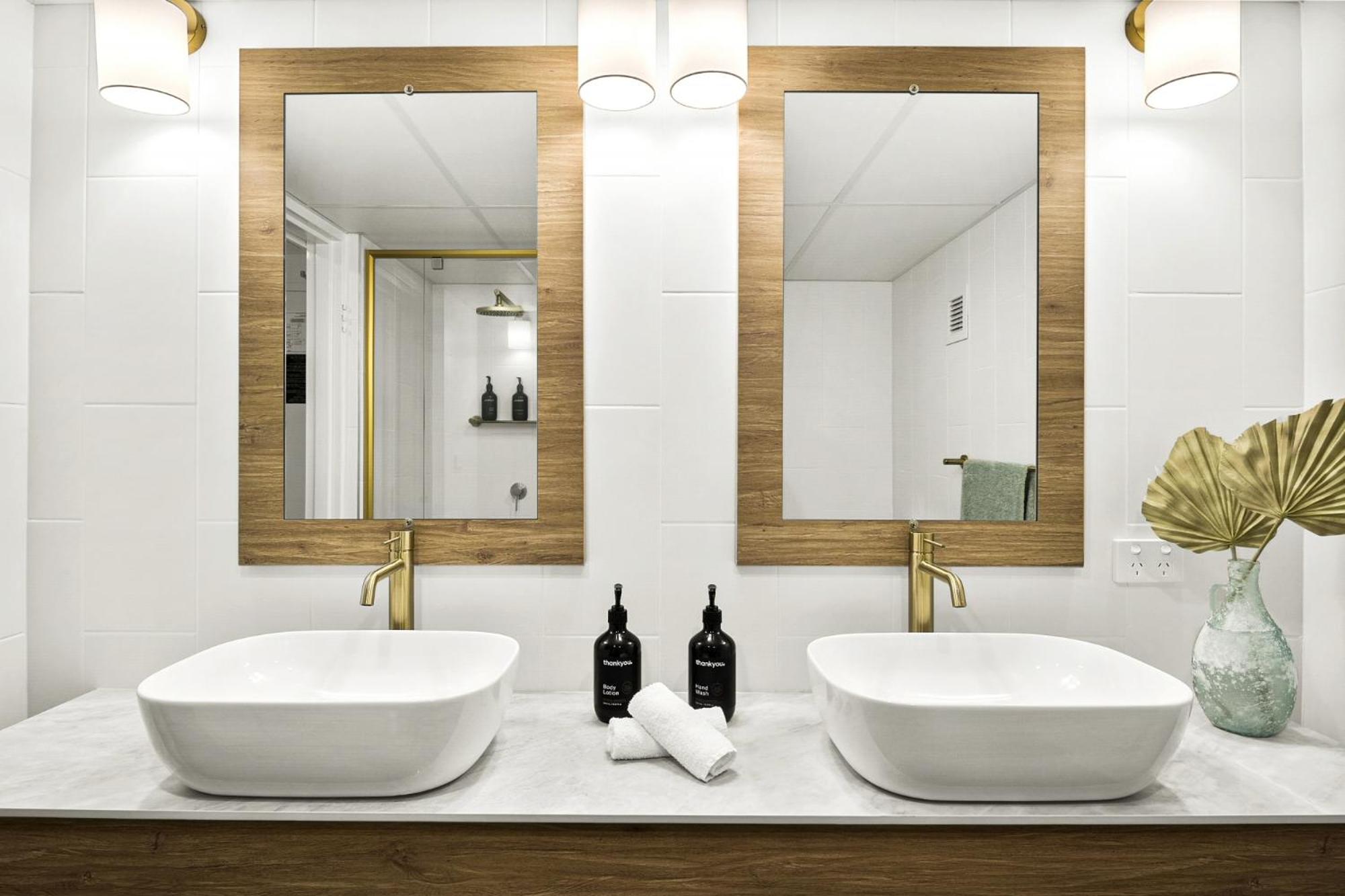 Deluxe King Room - First Floor - Photo 4