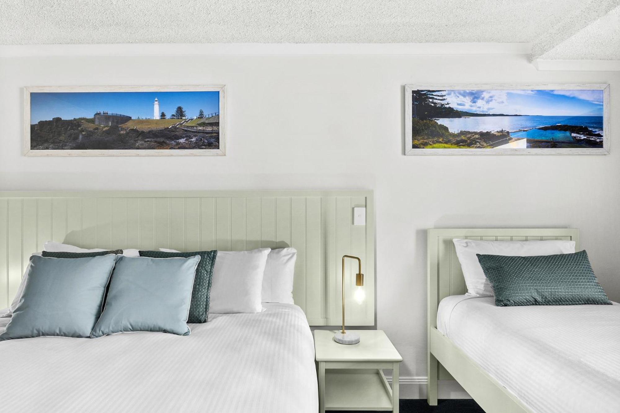 Triple Room with Balcony – 1 Queen Bed & 1 Single Bed - Photo 5