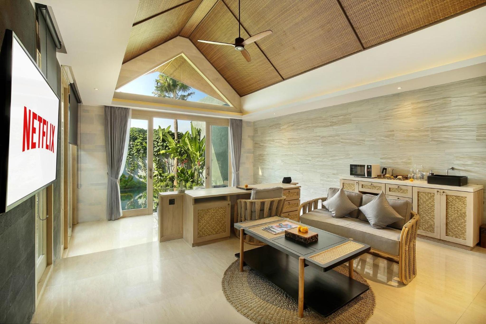 Smart One-Bedroom Villa With Private Pool & Jacuzzi – Active Neighborhood Location - Photo 6