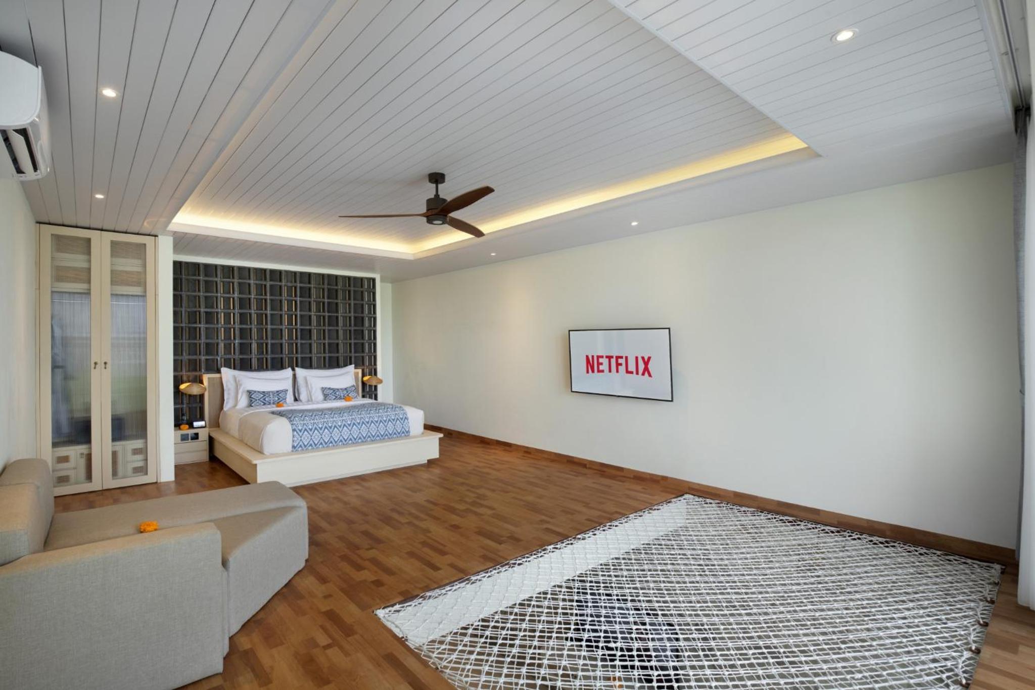 Suite Room - Photo 1