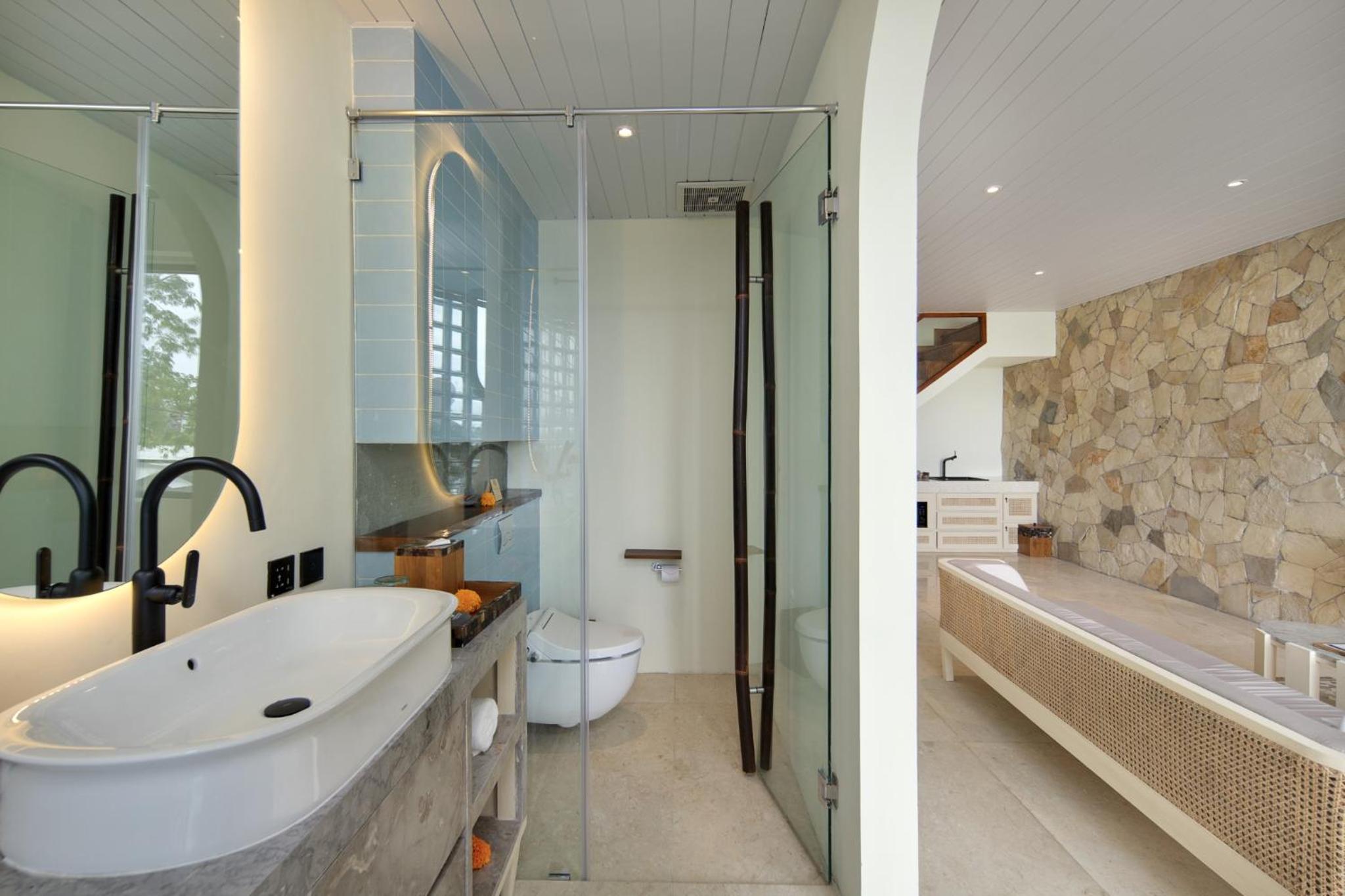 Suite Room - Photo 7