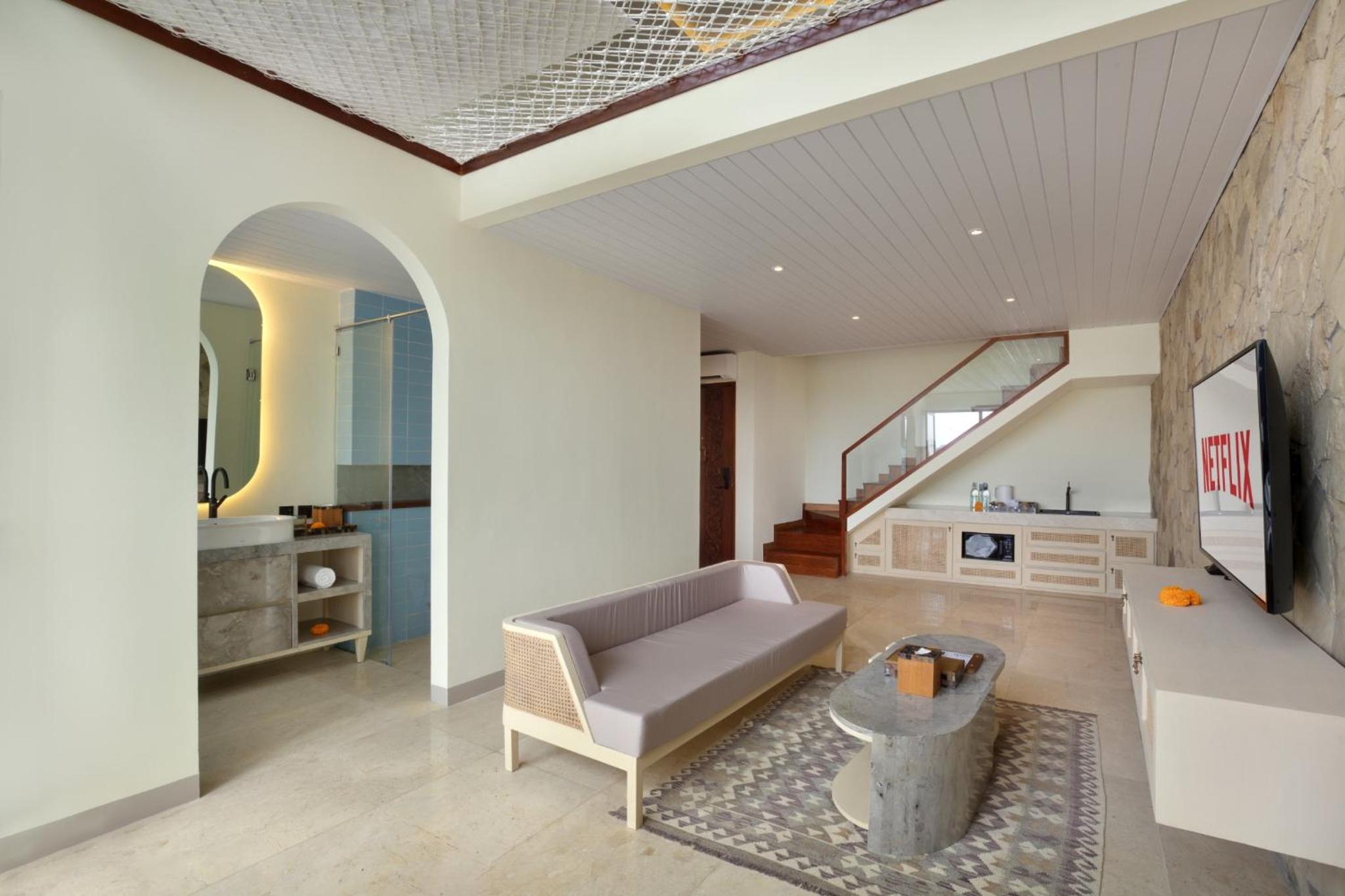 Suite Room - Photo 4