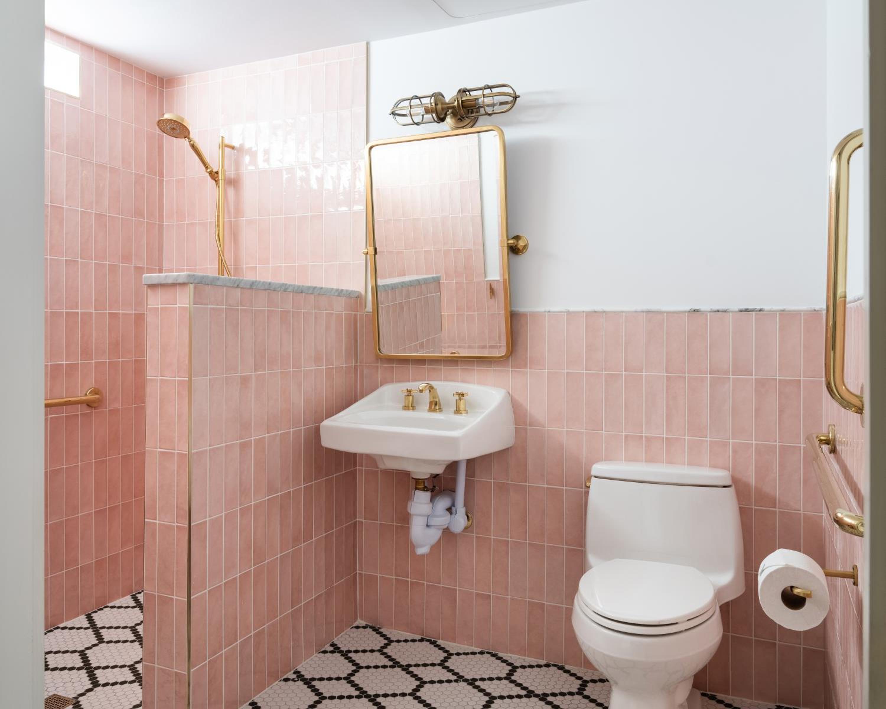 Queen Room - Disability Access