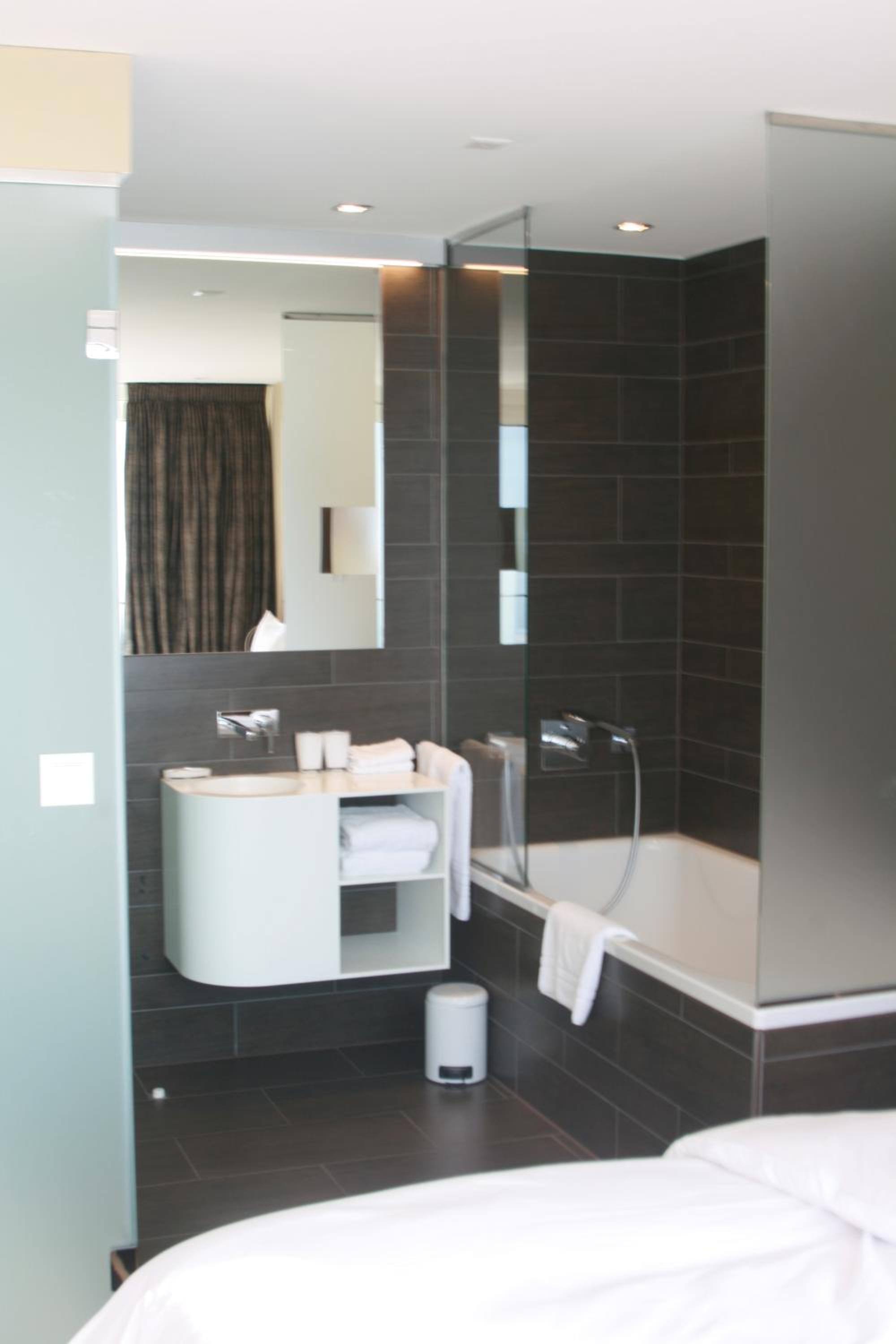 Suite - Photo 3