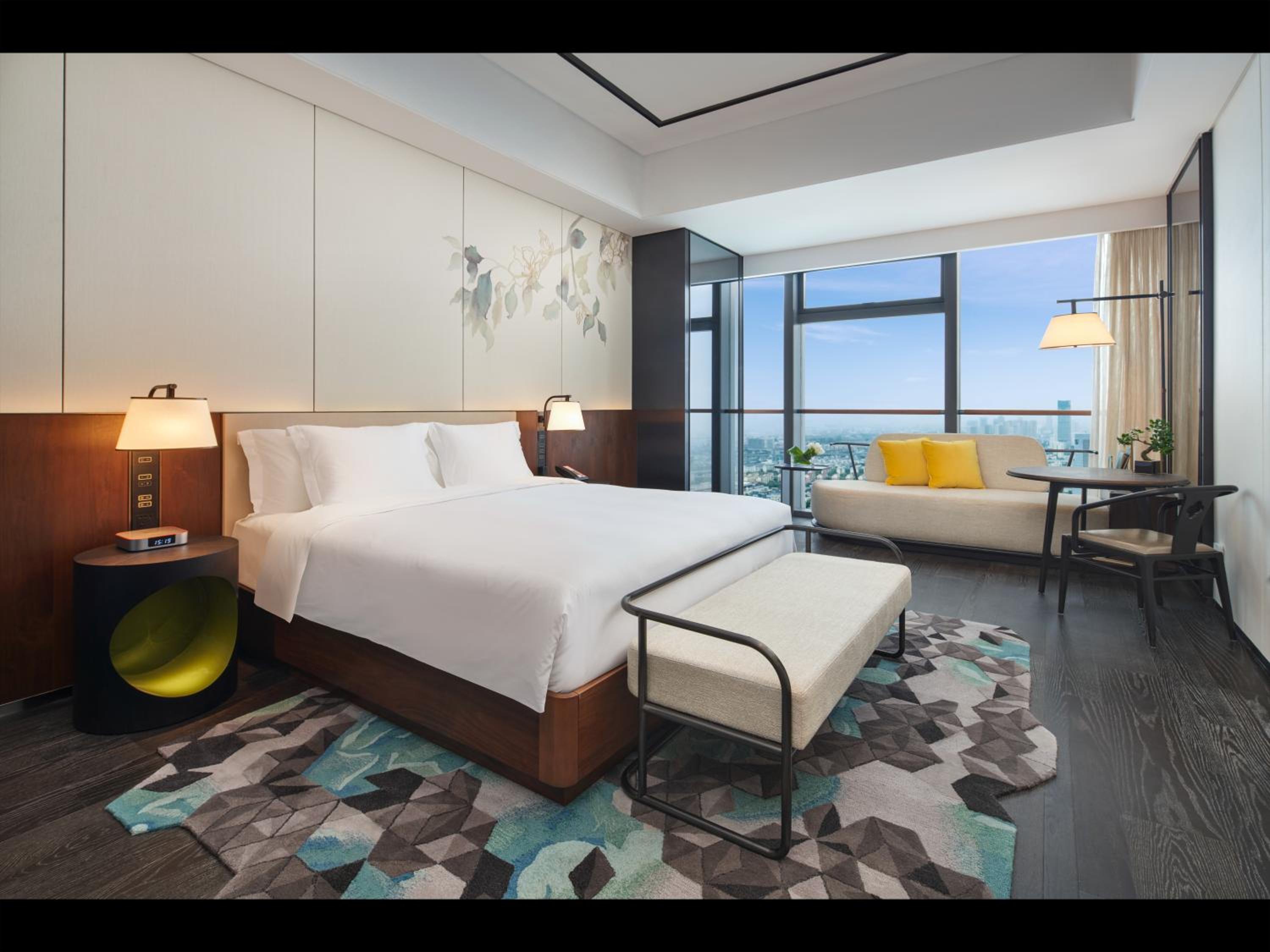 Premium King Room - Photo 1
