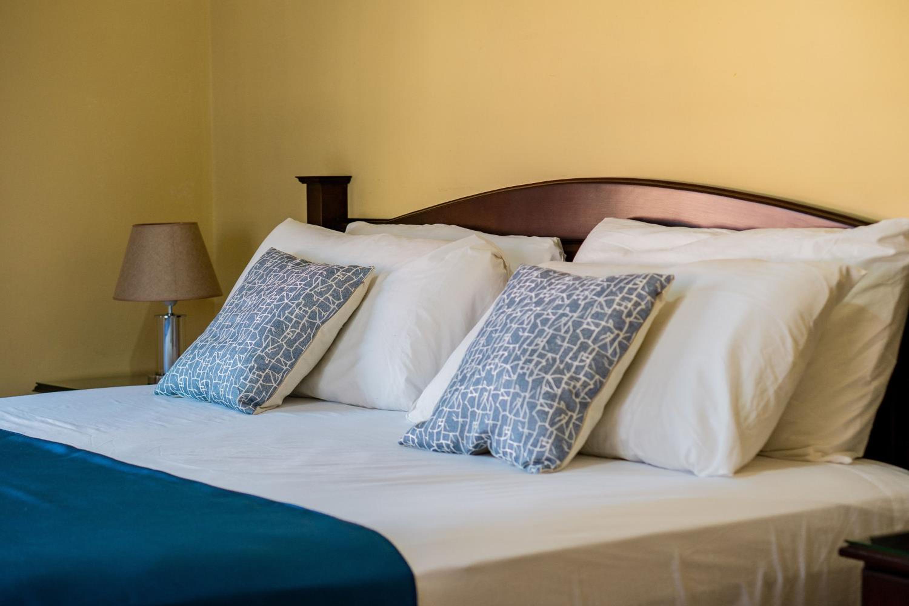Deluxe King Room photo 2