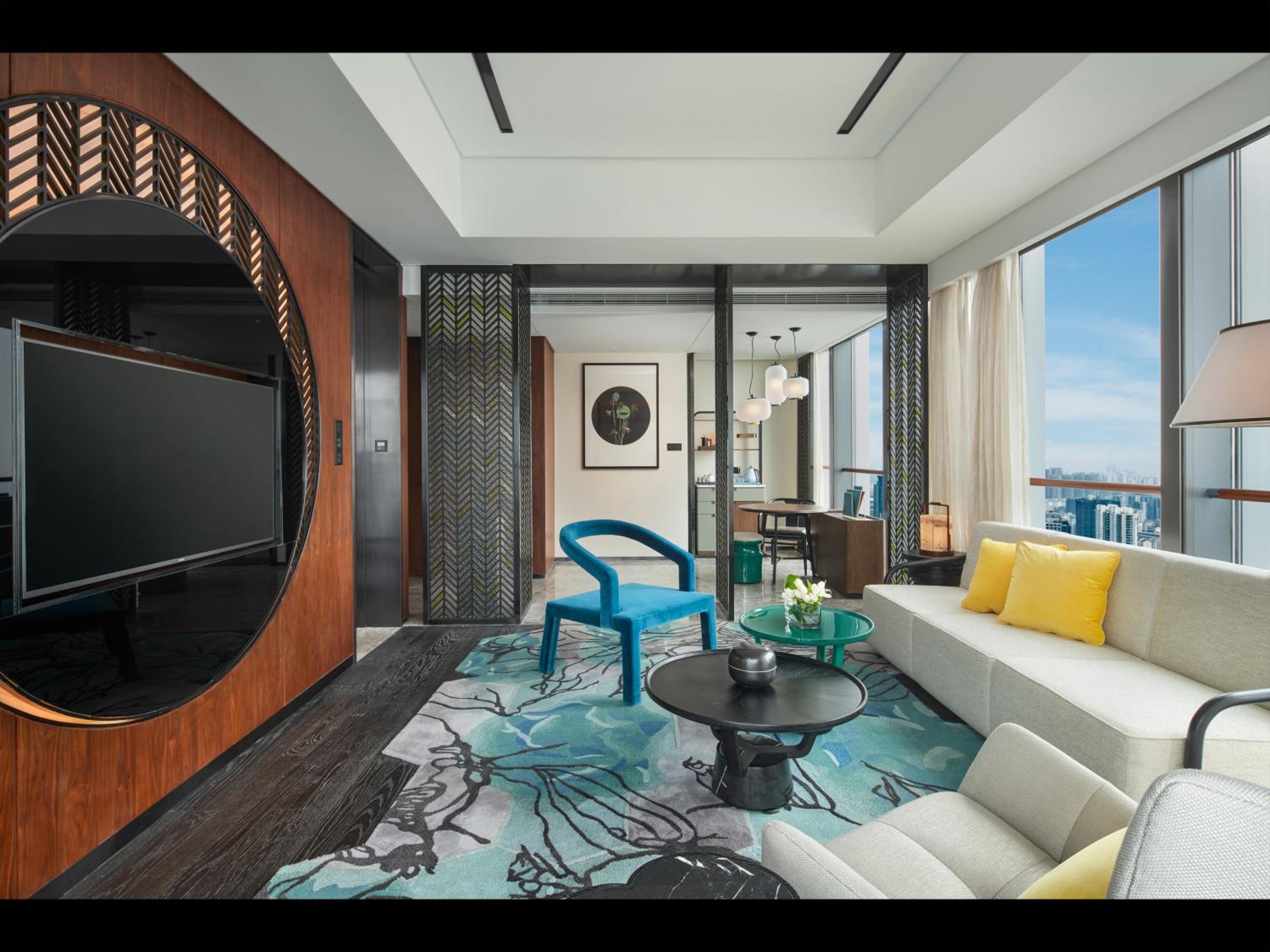 One-Bedroom Suite - Photo 3