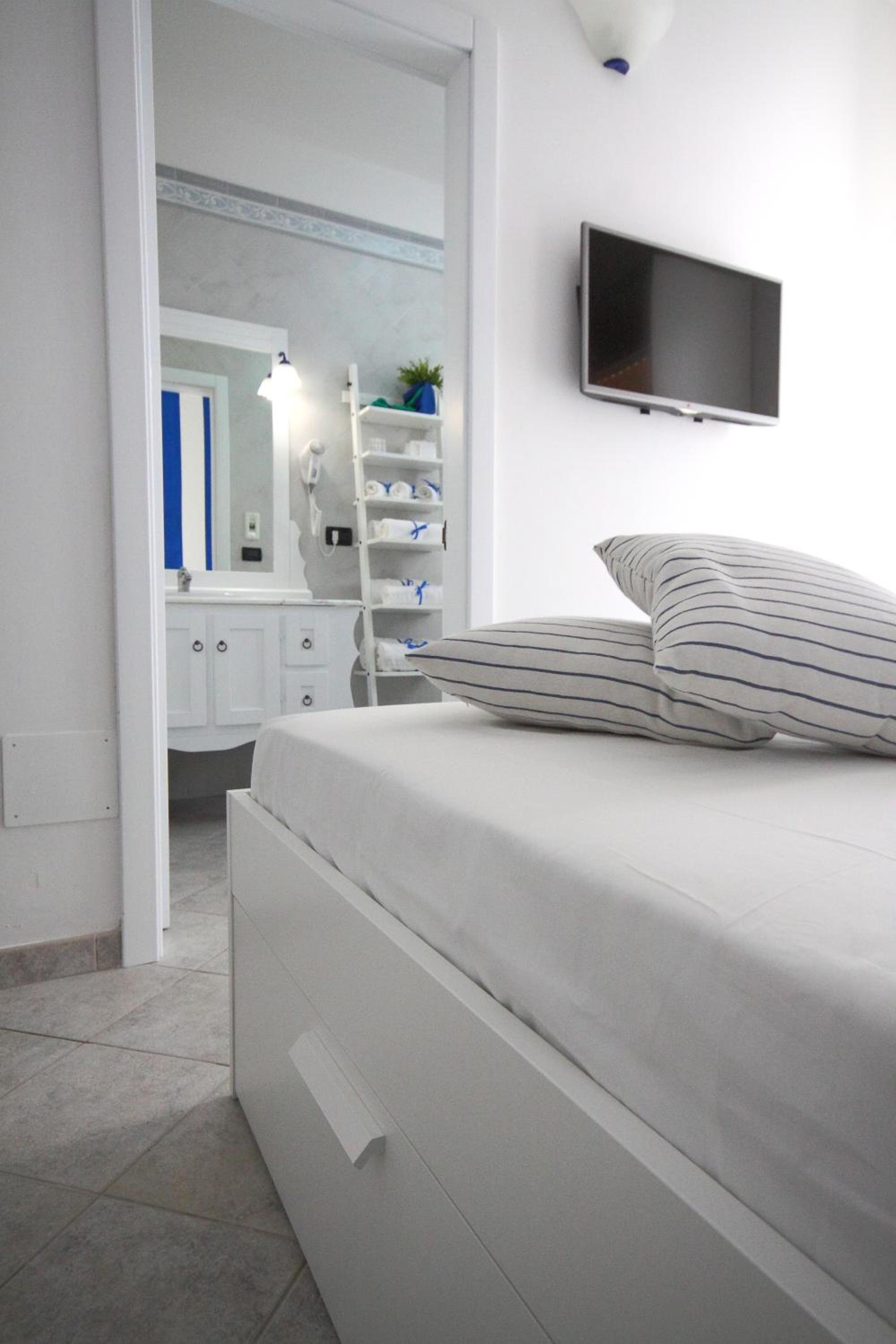 Triple Room With Private Bathroom photo 1