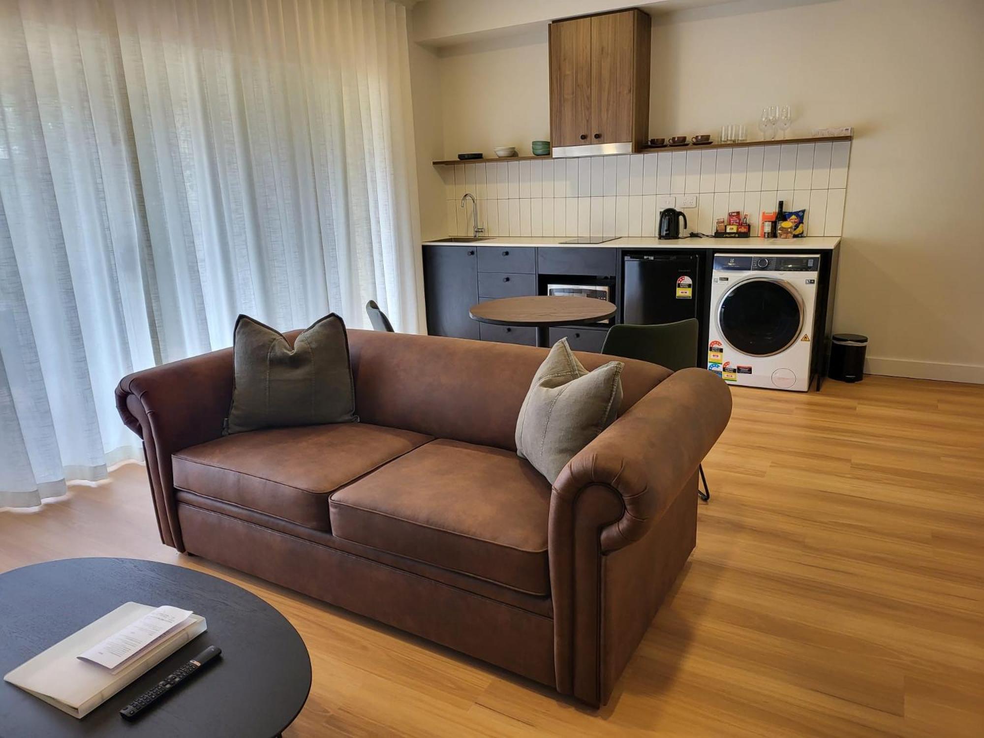 One-Bedroom Apartment photo 3