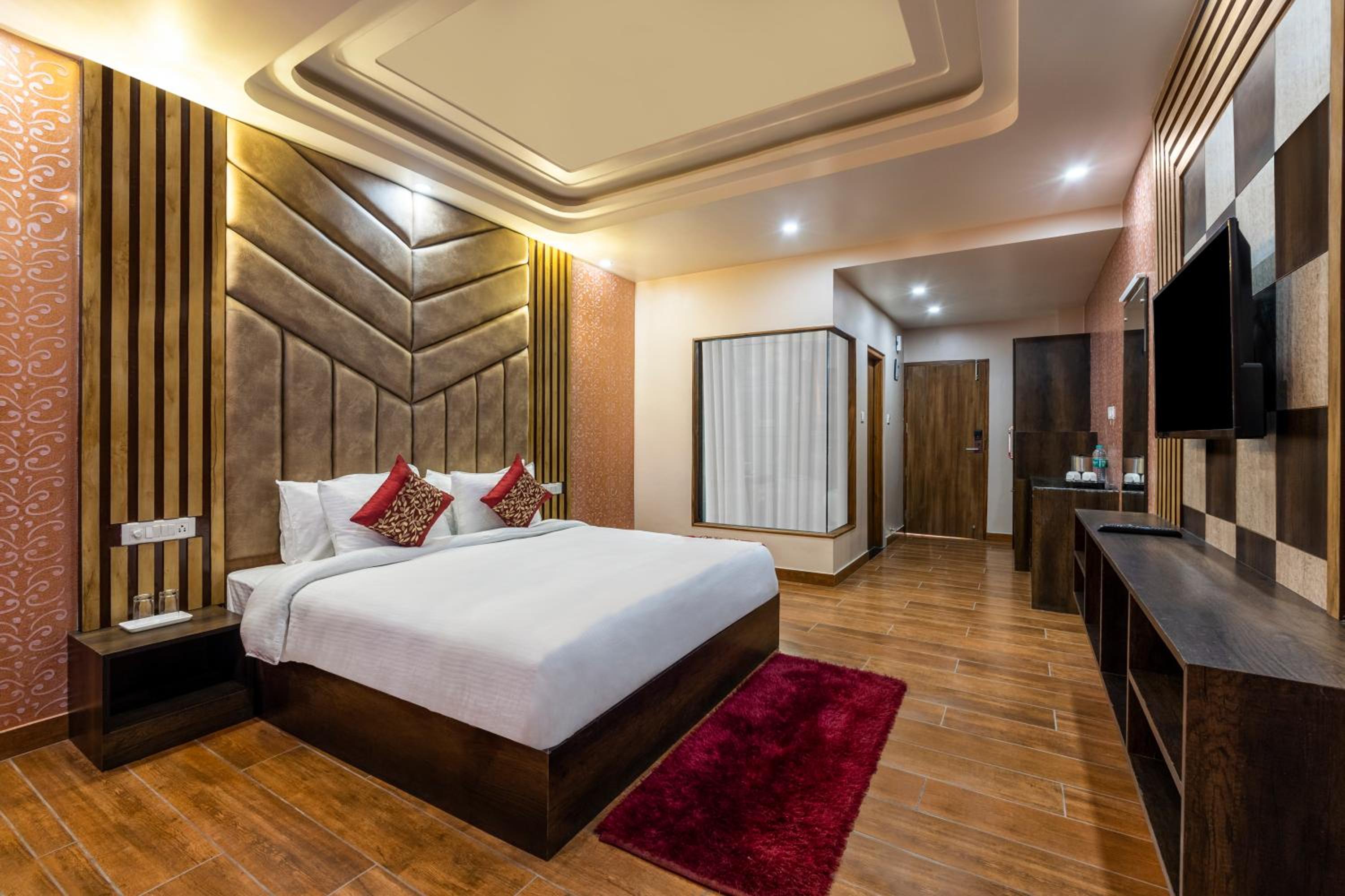 Premier Room With Balcony - Photo 1