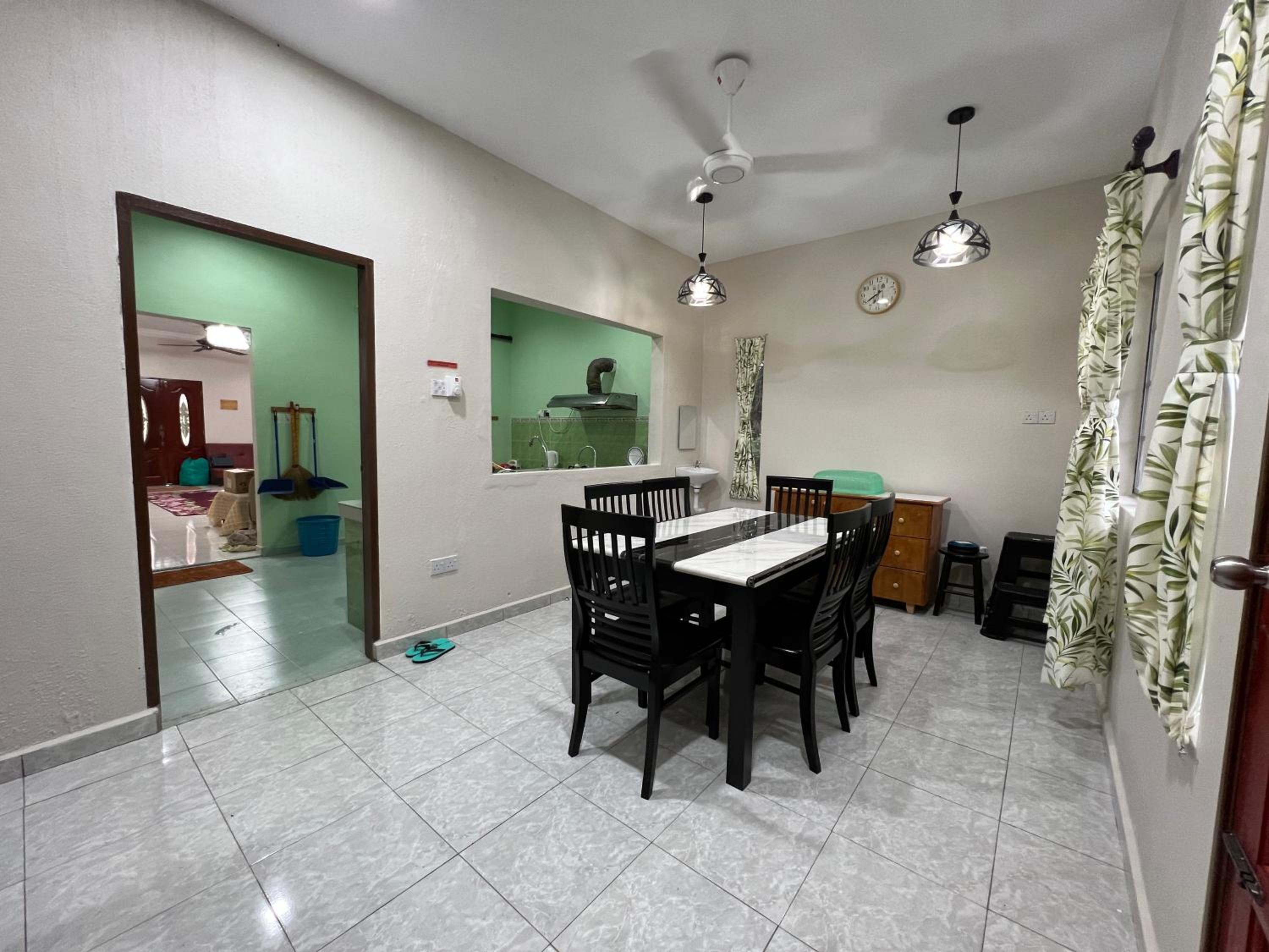 Three-Bedroom House photo 2