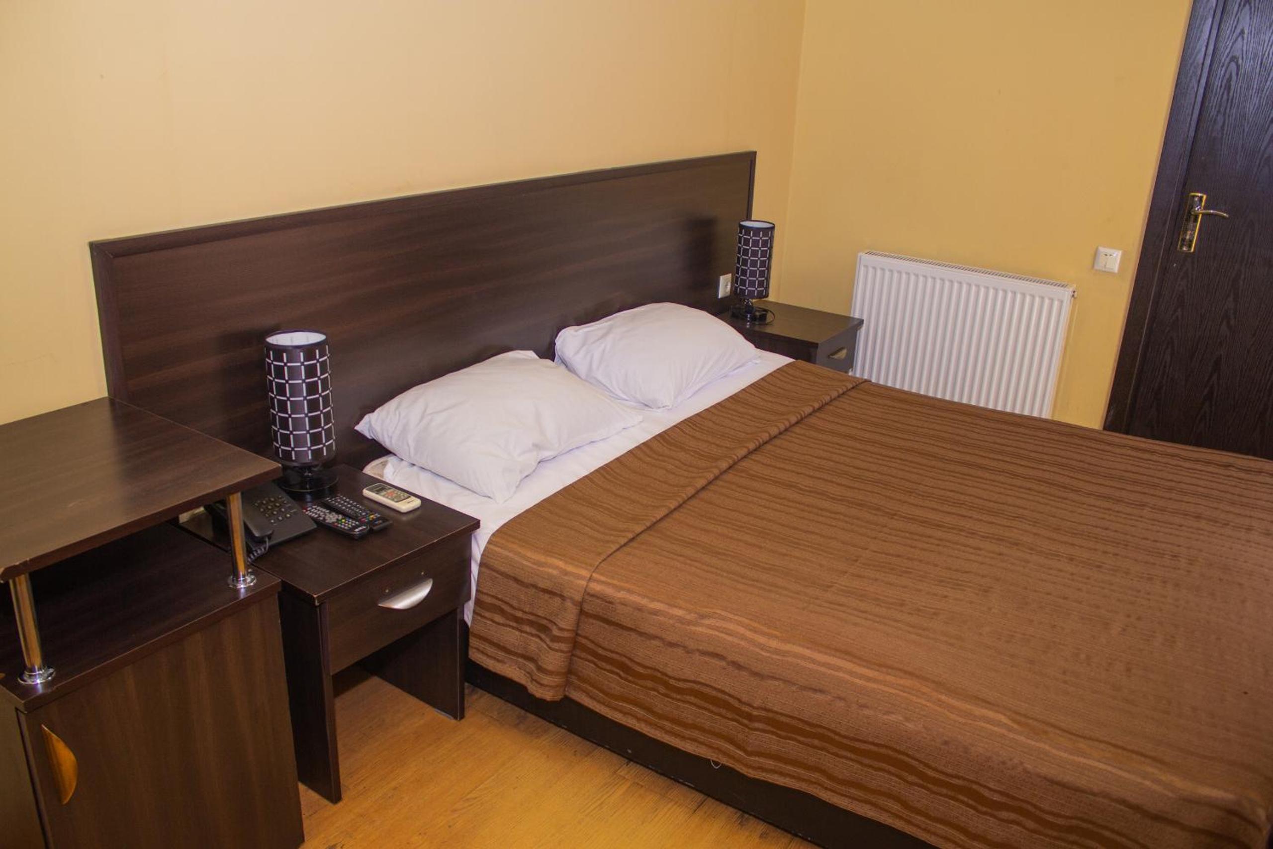 One-Bedroom Apartment photo 2