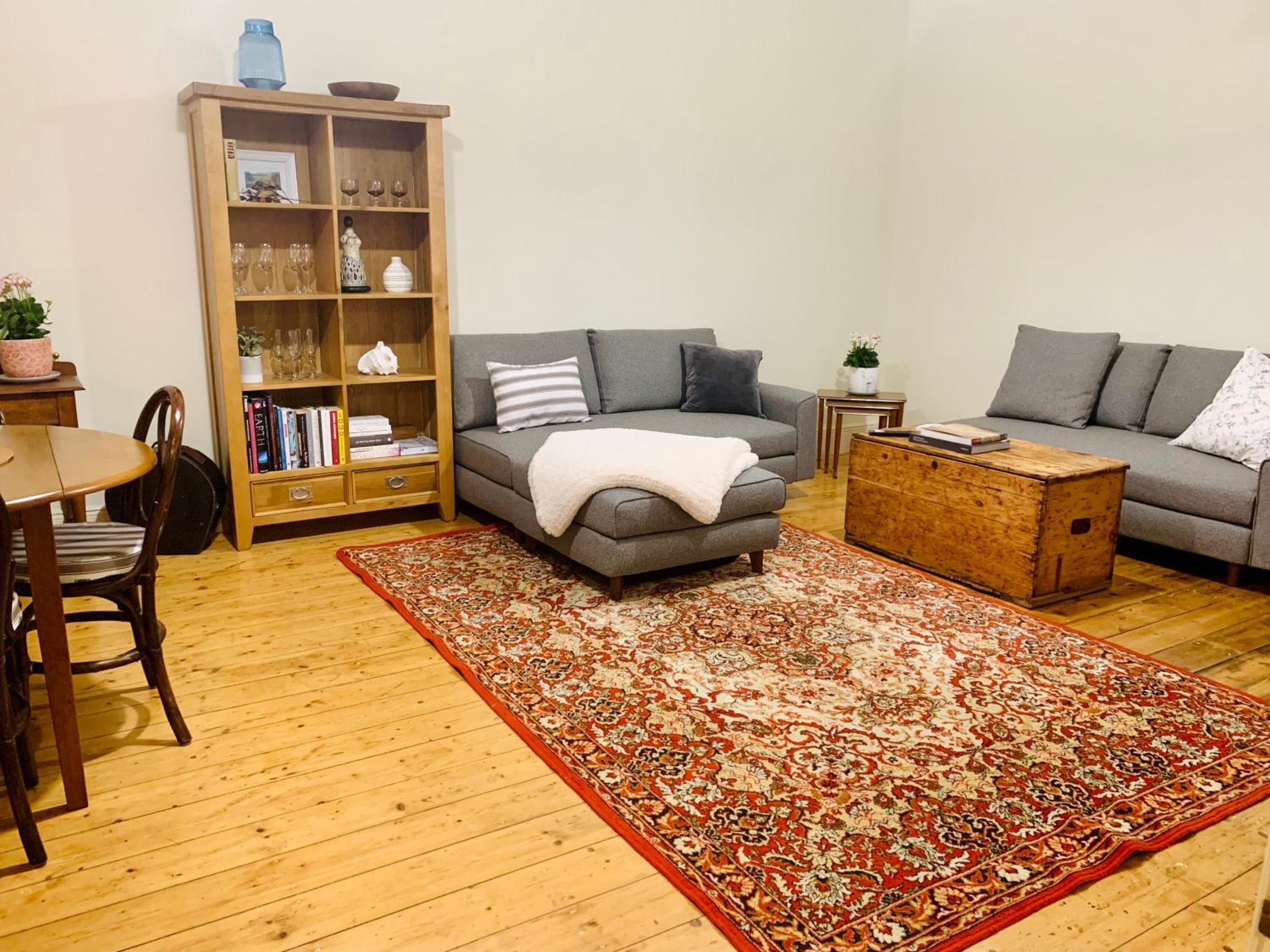 One-Bedroom Apartment photo 3