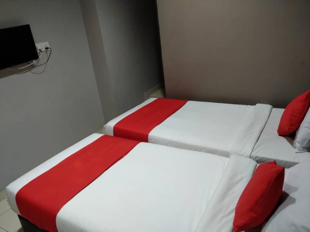 Standard Twin Room - Photo 7