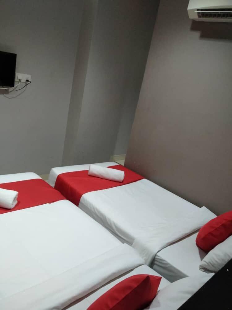 Standard Twin Room - Photo 6